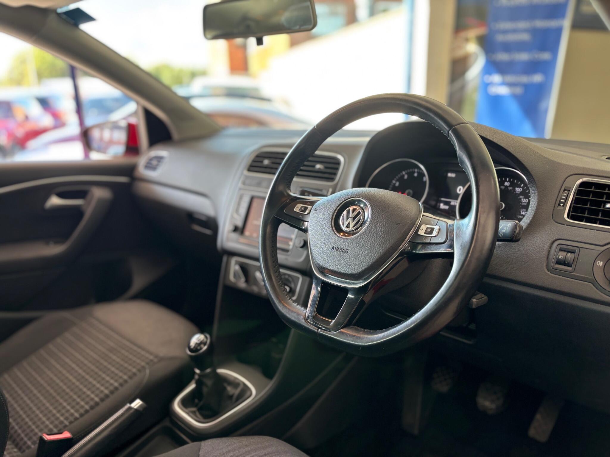 Volkswagen Polo view 9