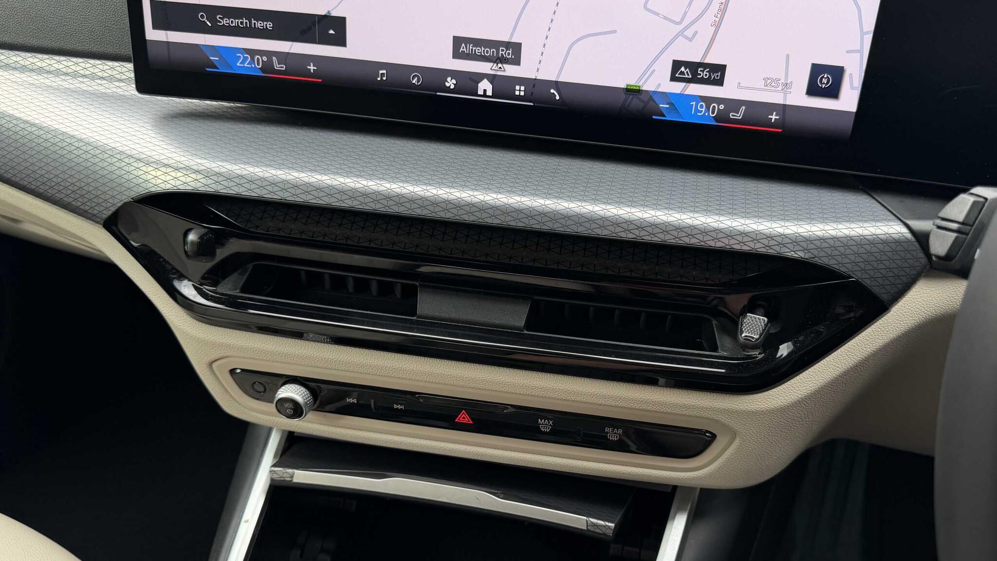 BMW 3 Series view 14