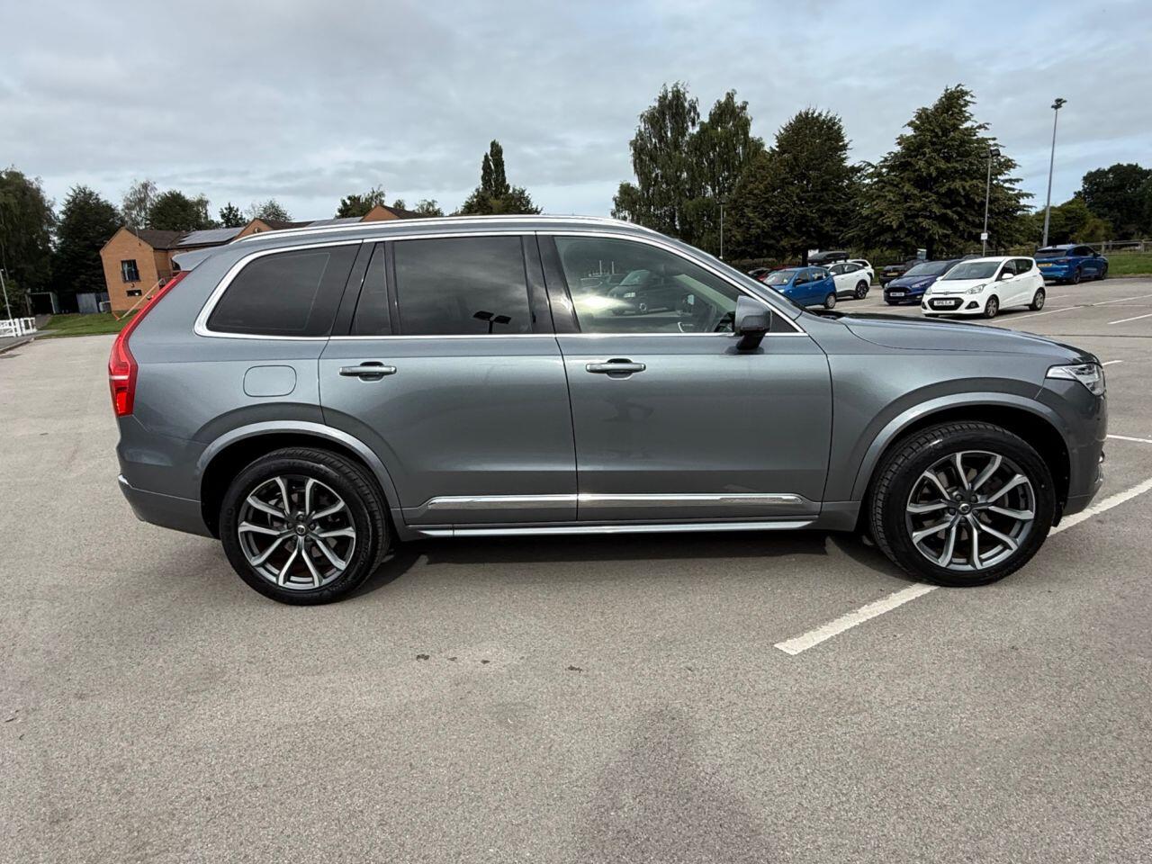 Volvo XC90 view 41
