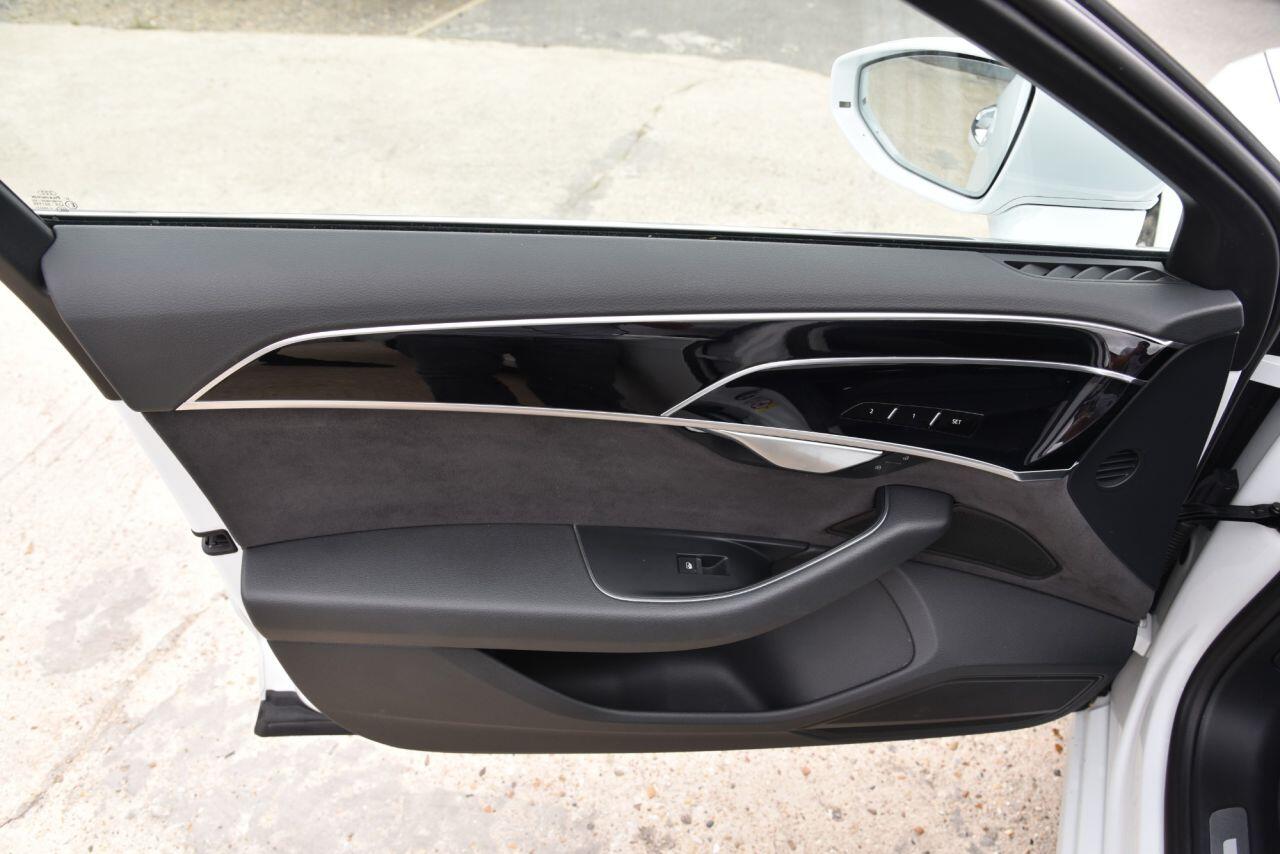 Audi A8 view 63