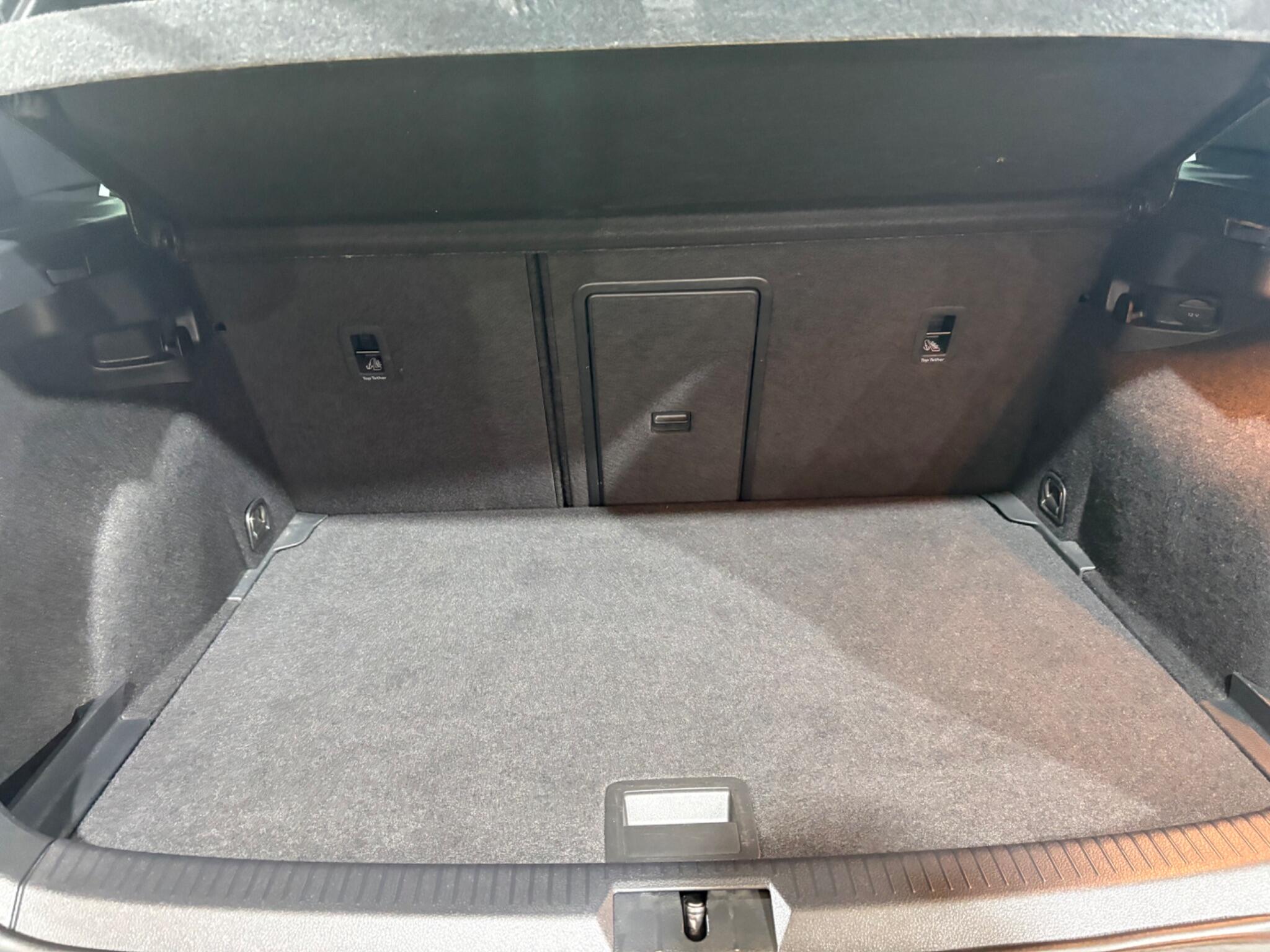 Volkswagen Golf view 54