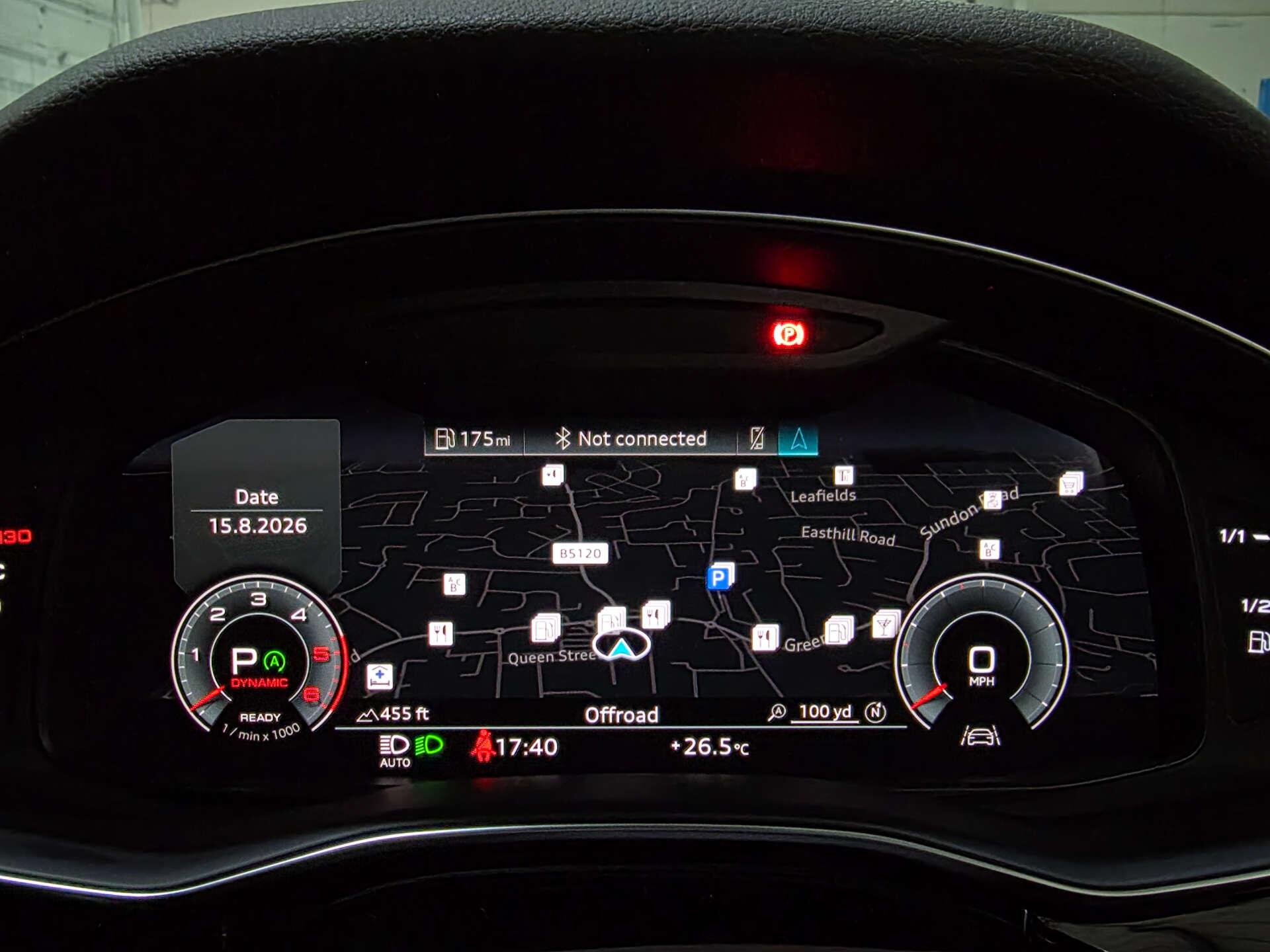 Audi Q8 view 31