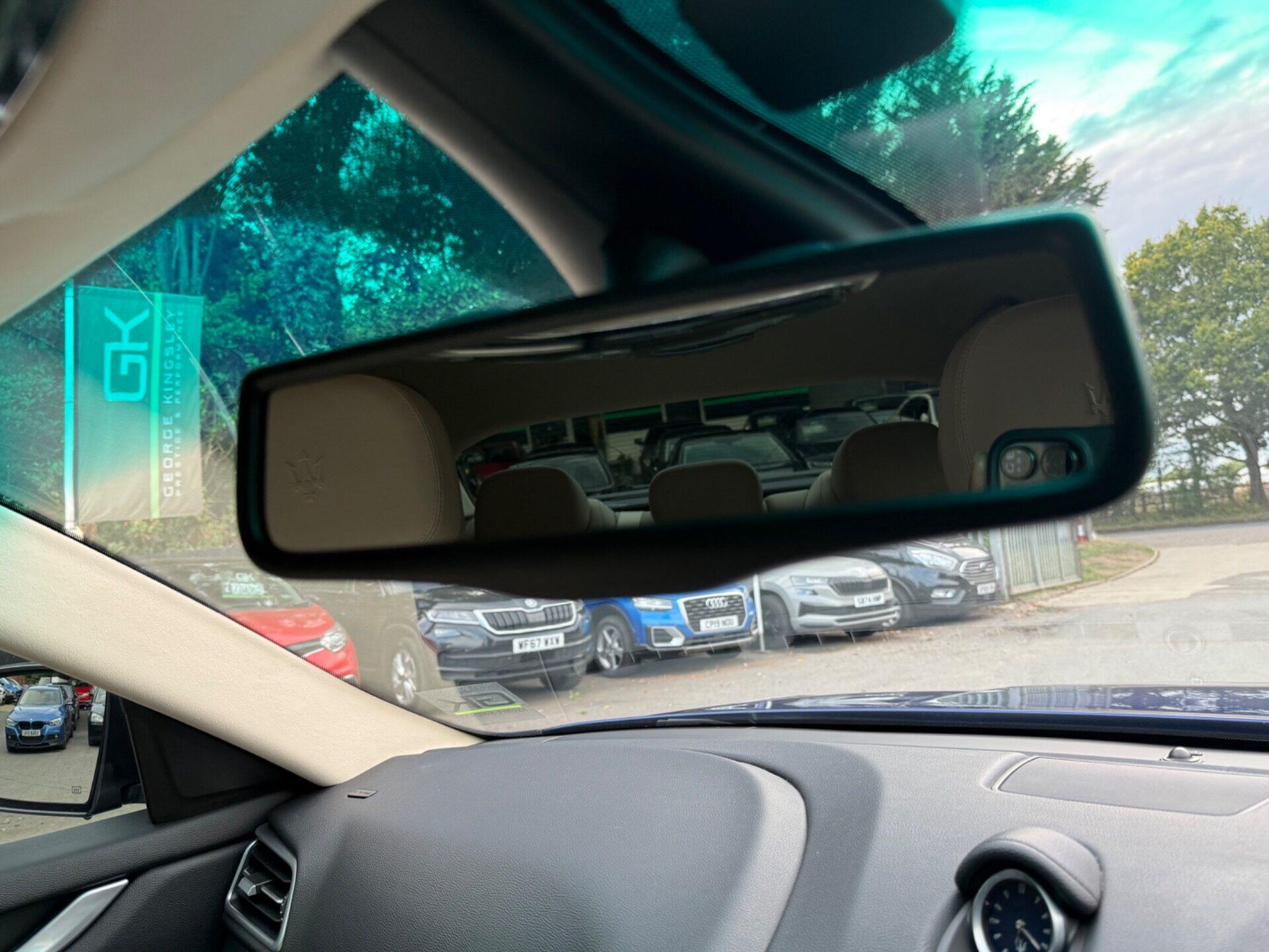 Maserati Ghibli view 36