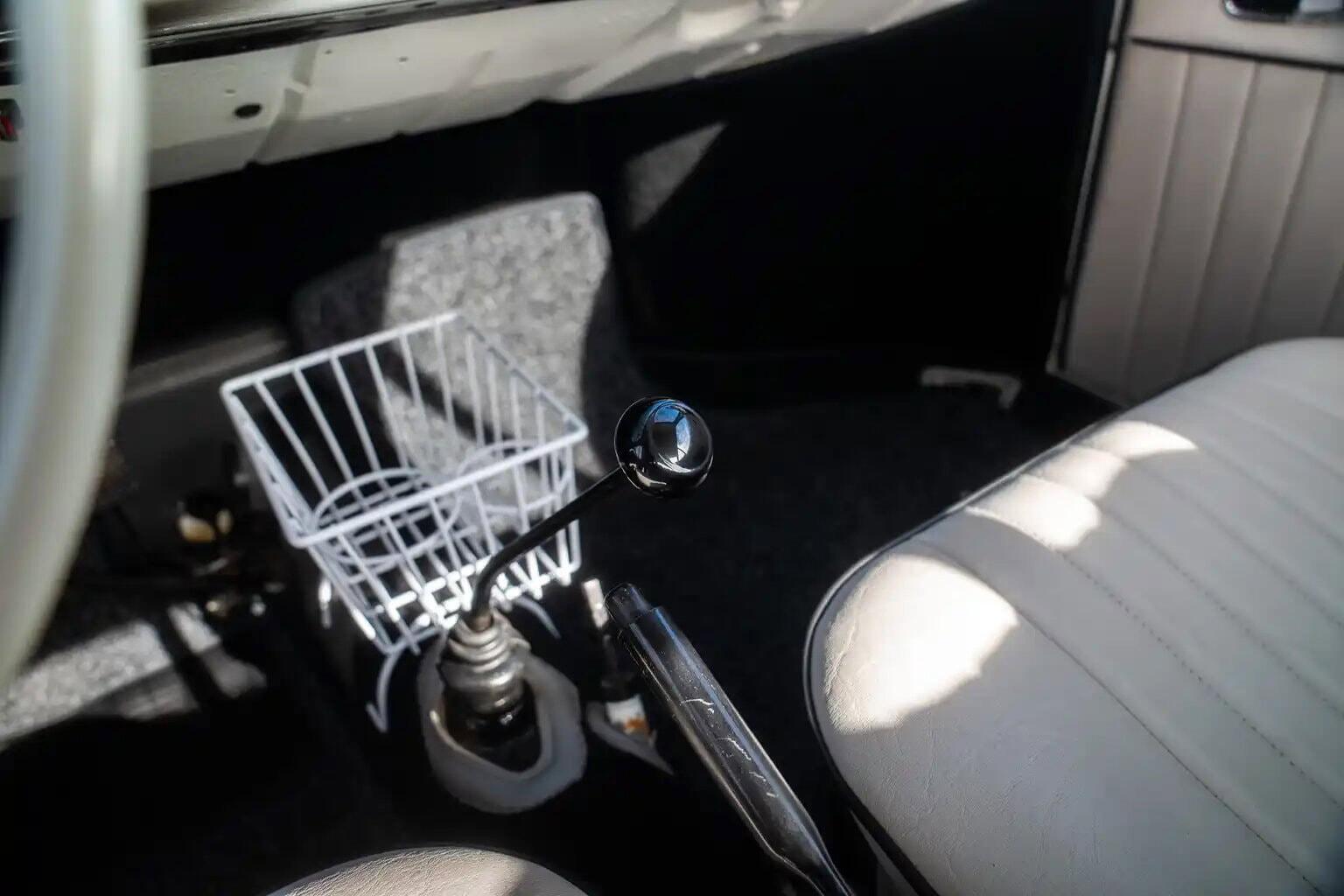 Volkswagen Volkswagen Karmann view 26