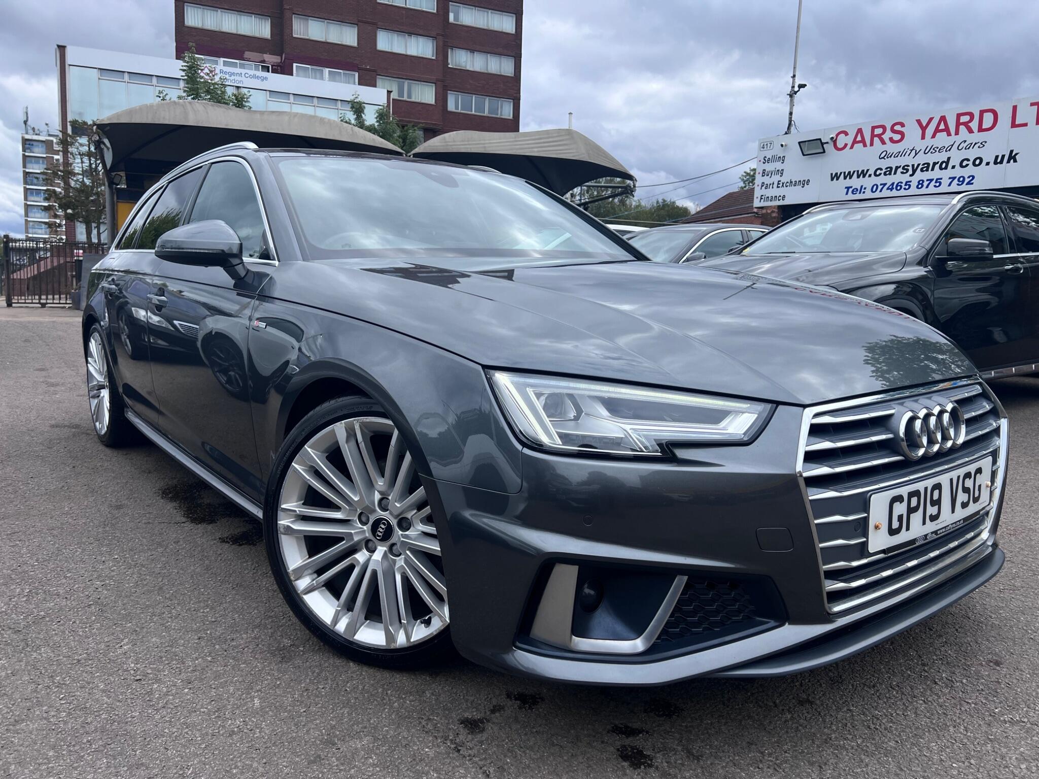 Audi A4 Avant view 5