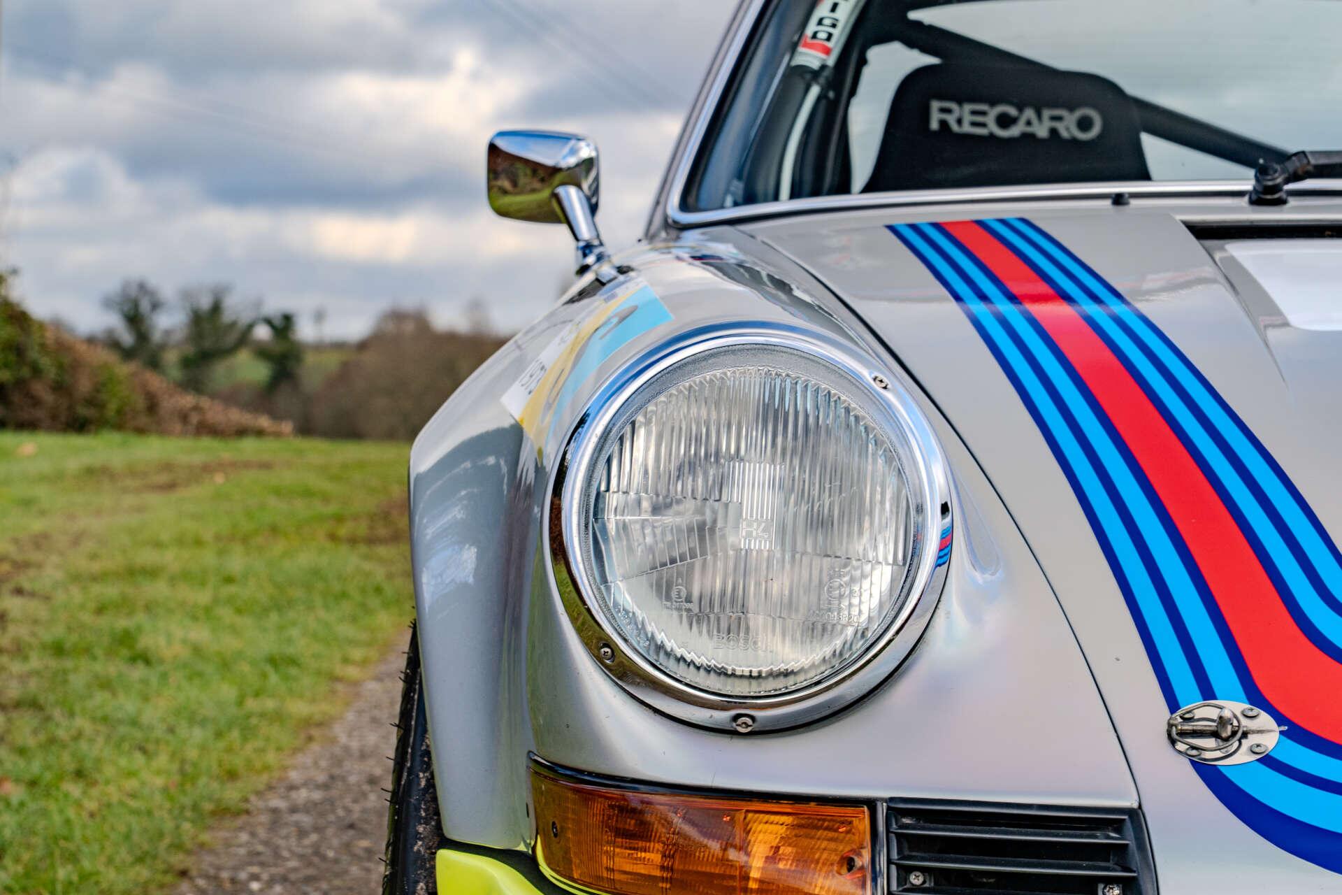 Porsche 911 view 9