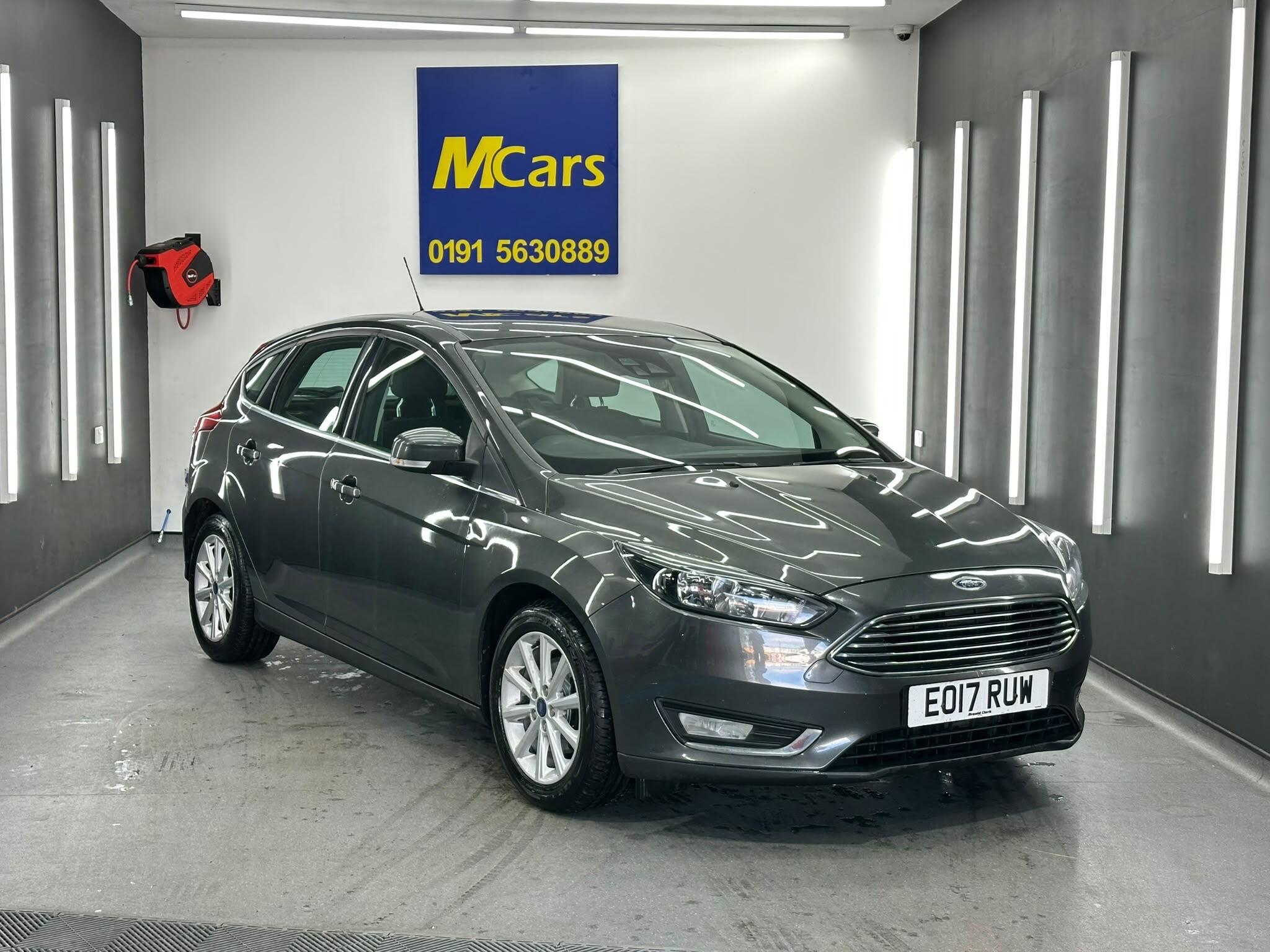 Ford Focus view 6