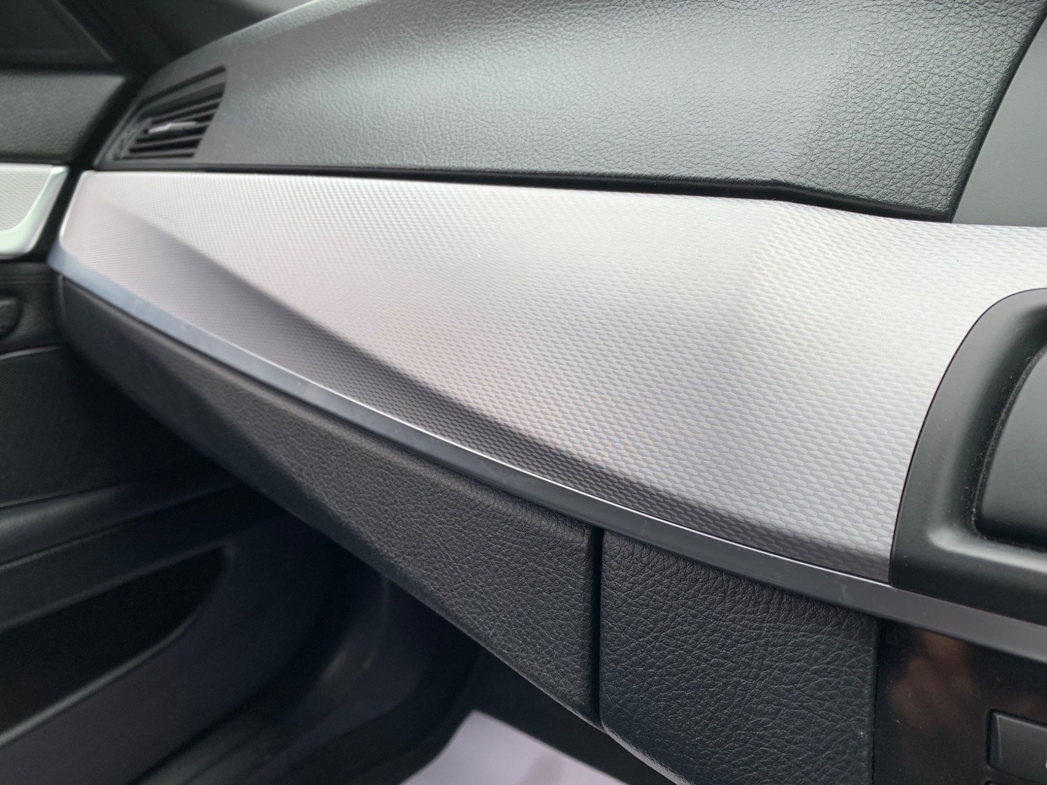 BMW 5 Series view 26