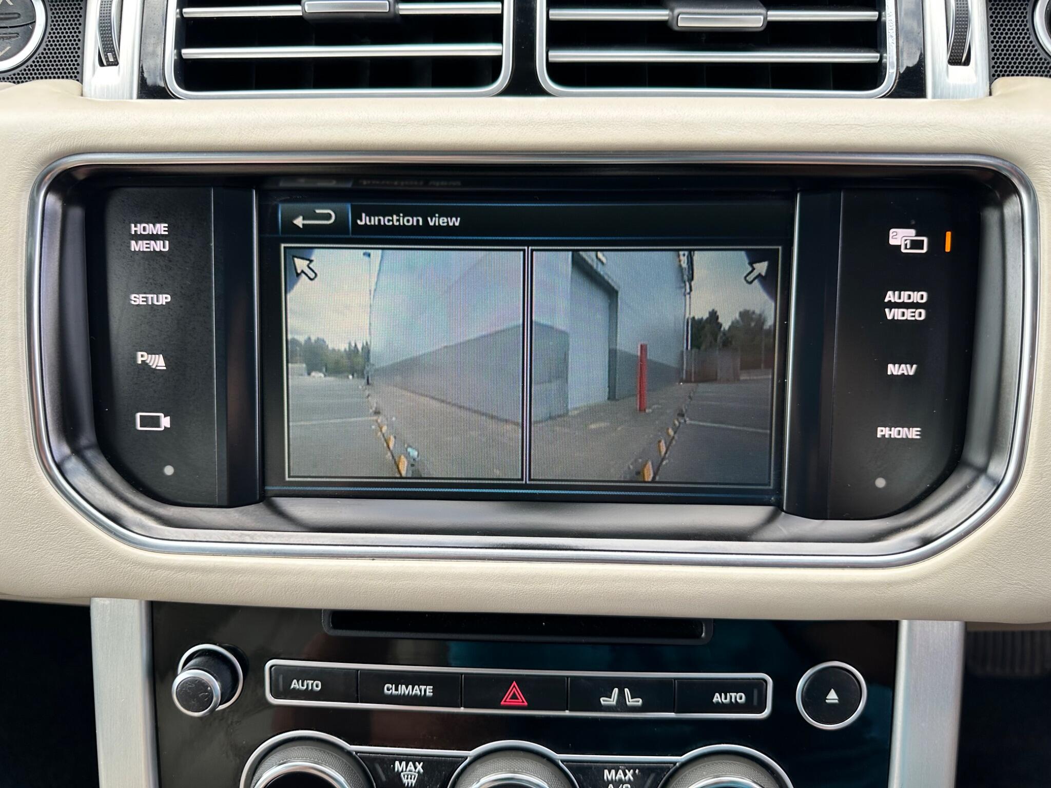 Land Rover Range Rover view 20
