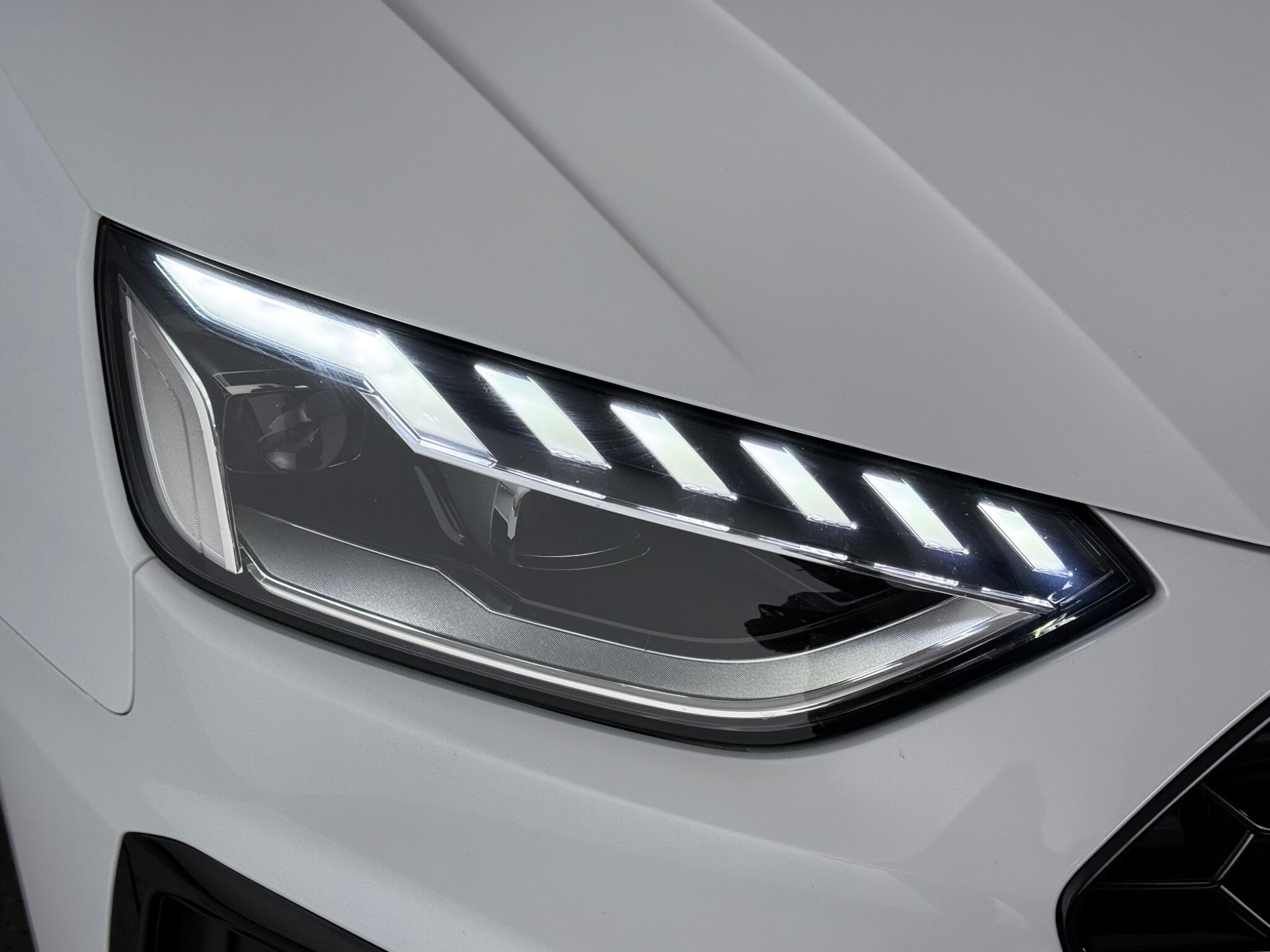 Audi A4 view 4