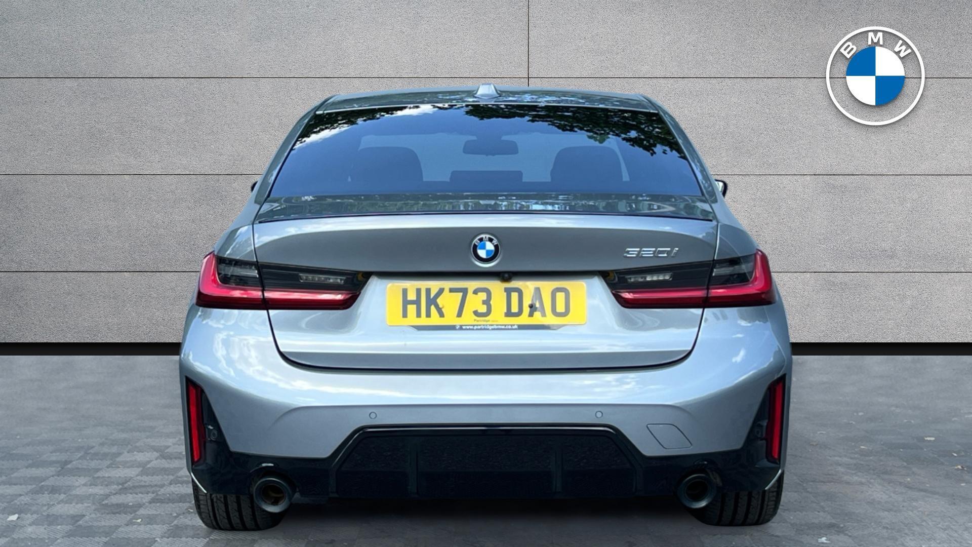 BMW 3 Series view 15
