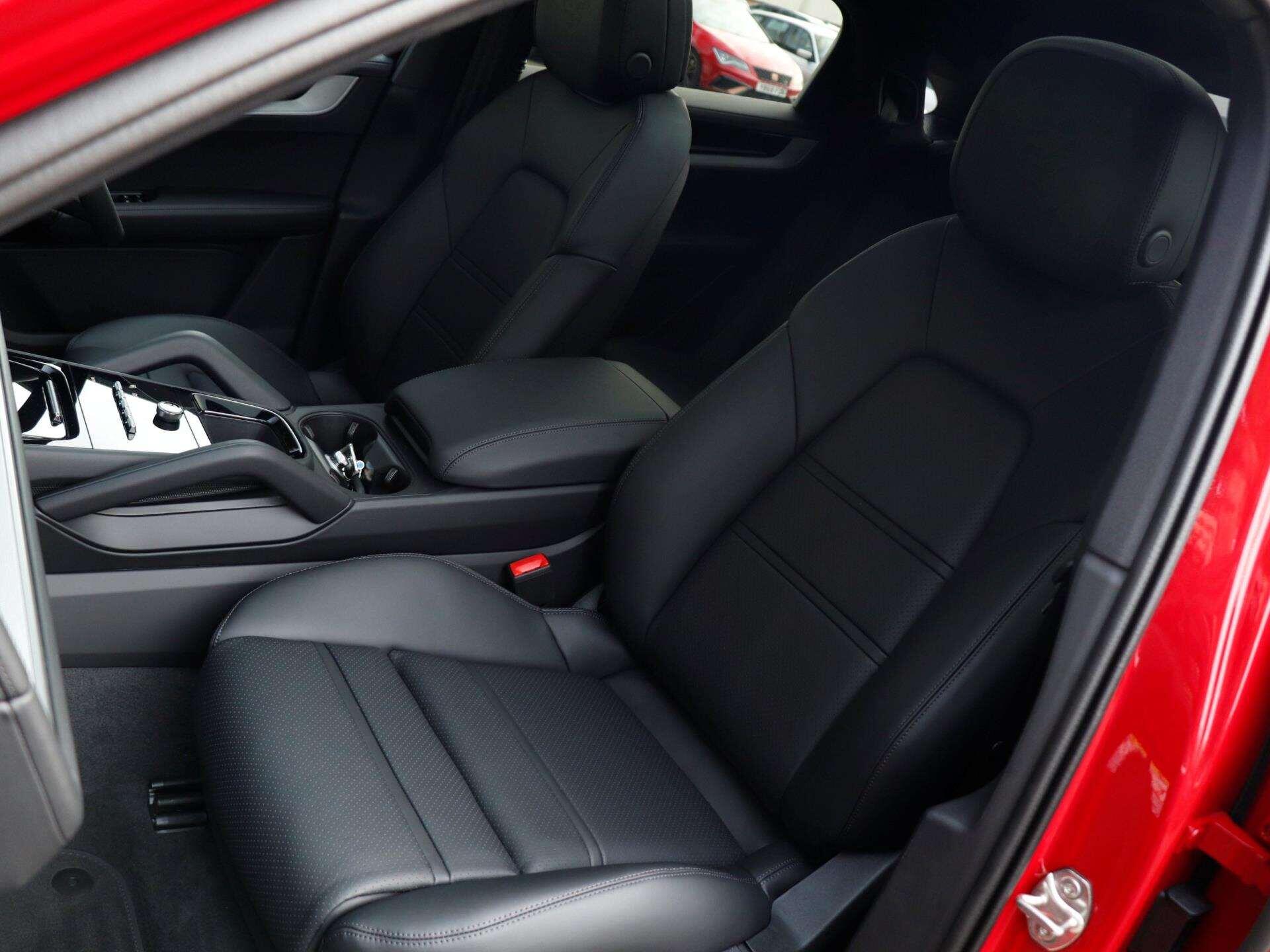 Porsche Cayenne view 24