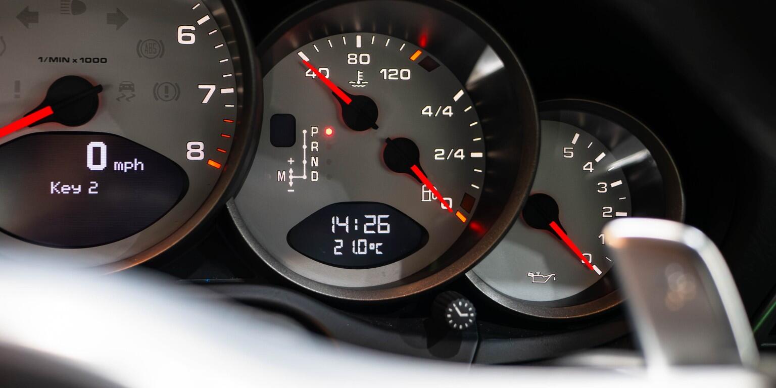 Porsche 911 view 29