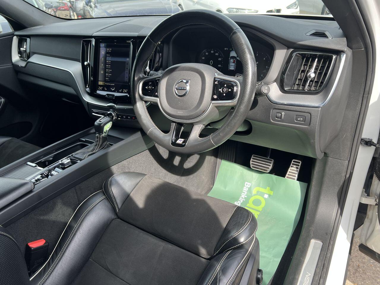 Volvo XC60 view 16