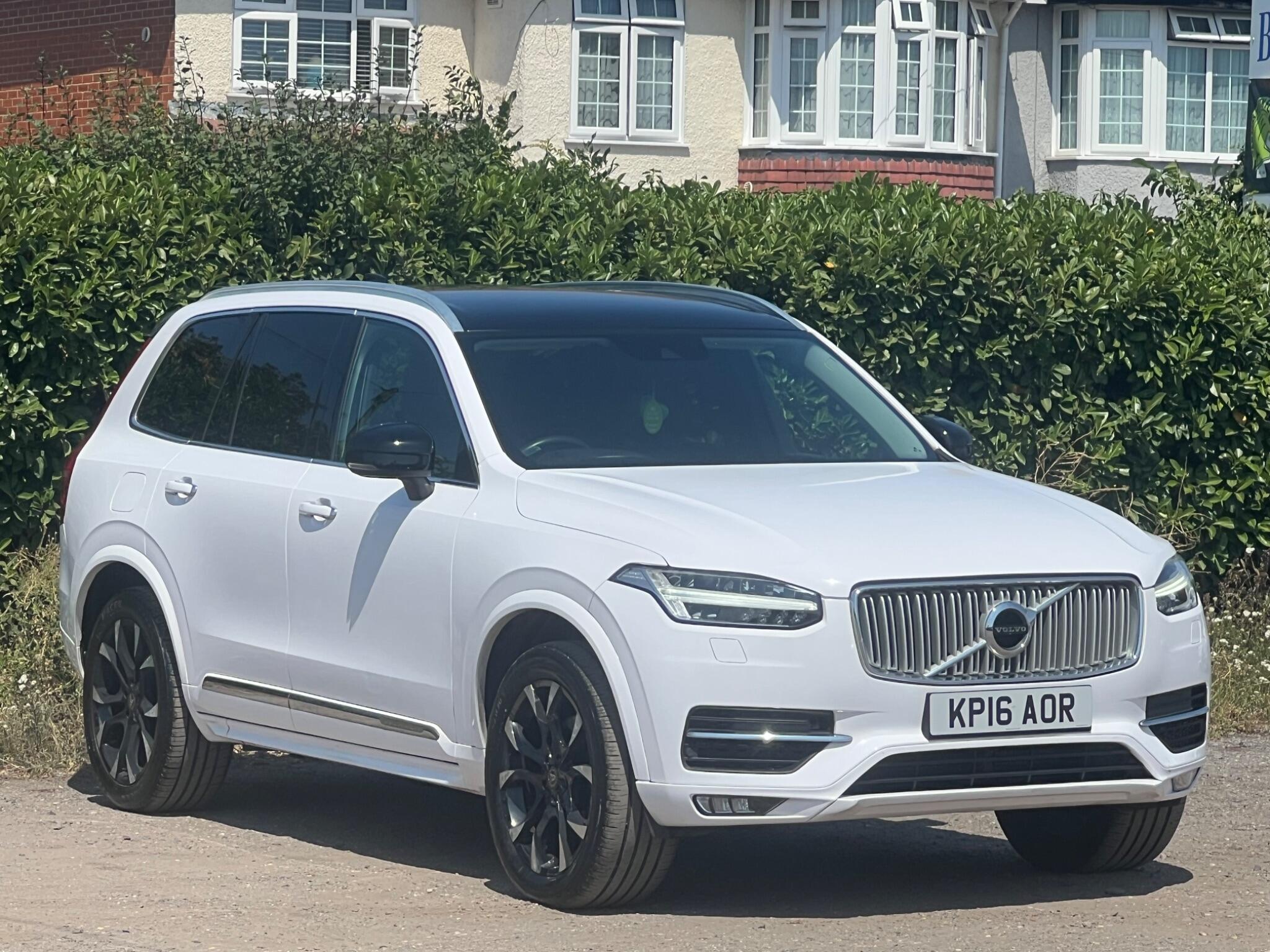 Volvo XC90 view 2