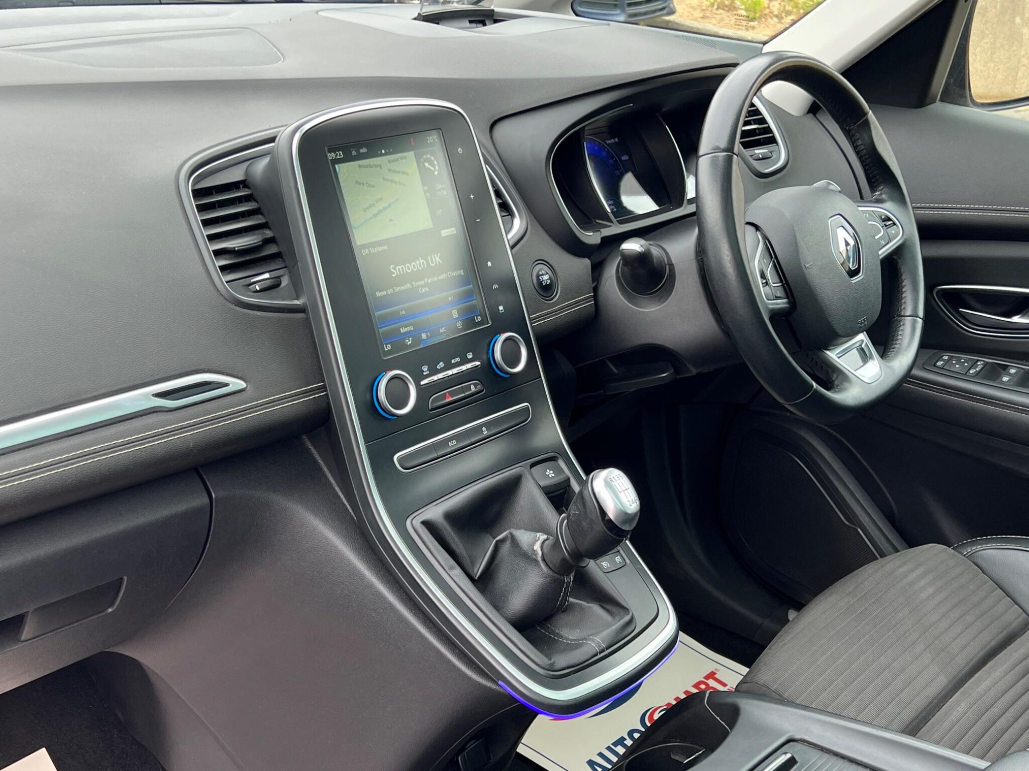 Renault Grand Scenic view 33