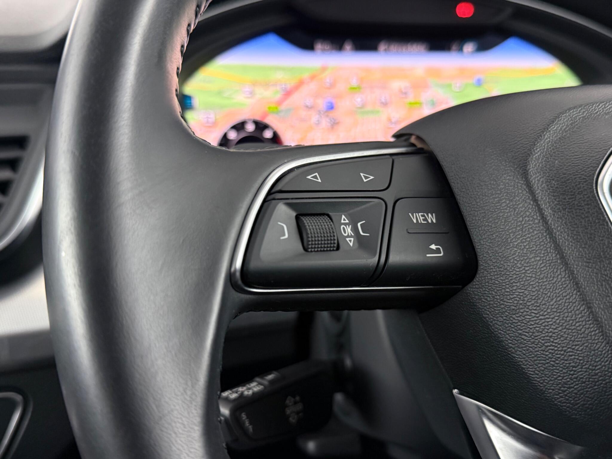 Audi Q5 view 14