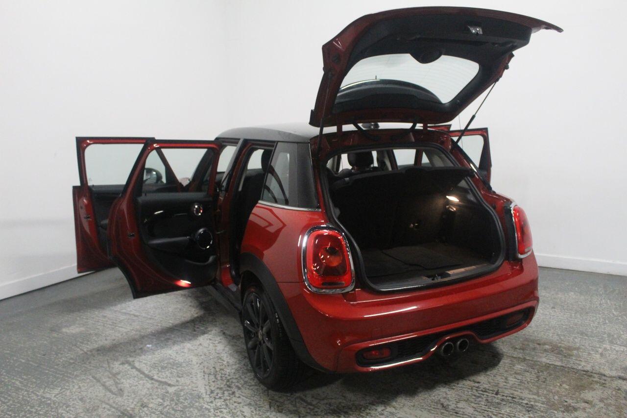 Mini Hatch view 19