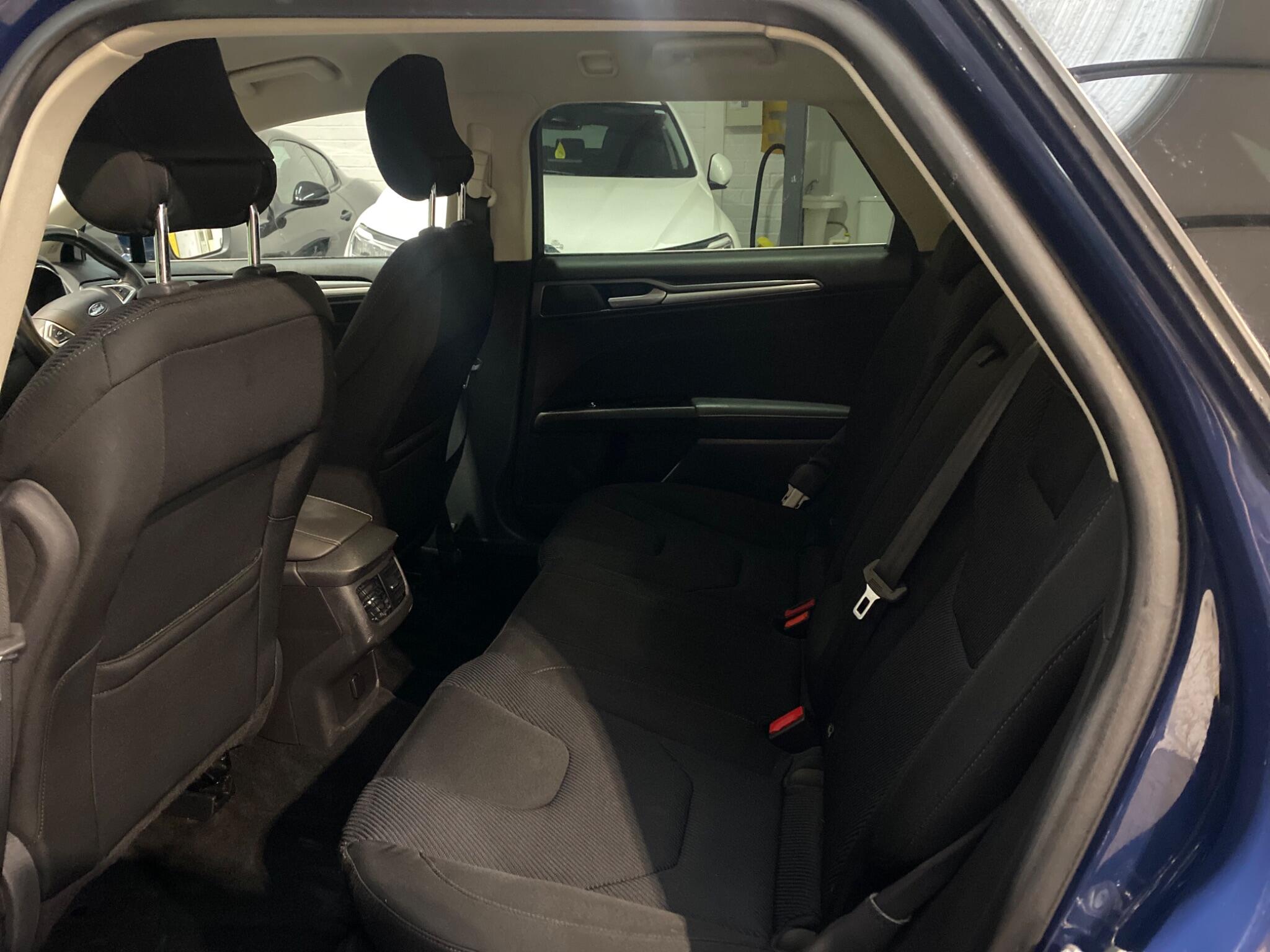 2015 Ford Mondeo 1.6 TDCi ECOnetic Titanium Euro 5 (s/s) 5dr • 121,000 miles image 15