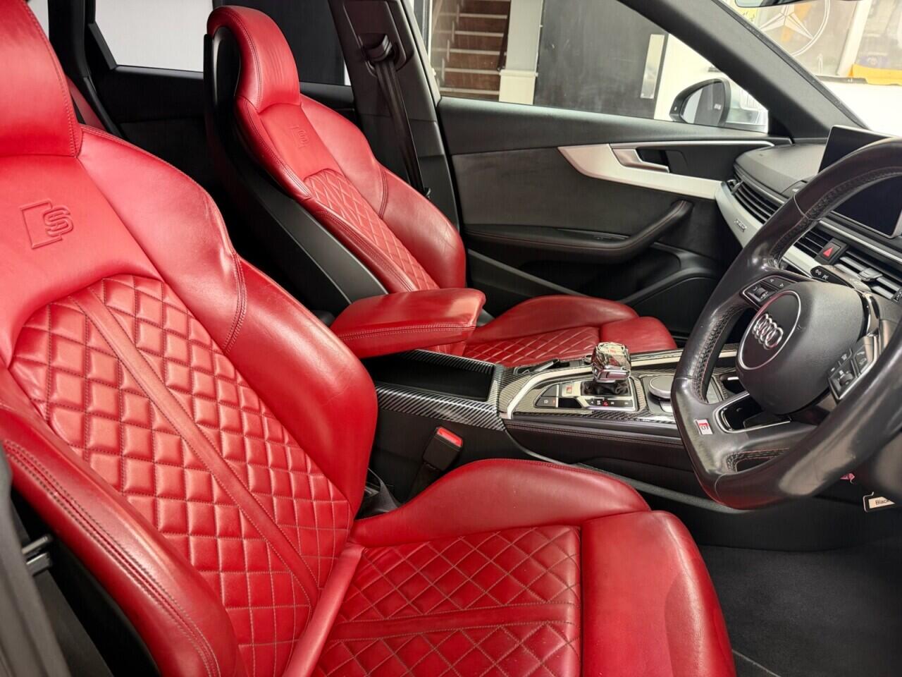 Audi S4 view 17