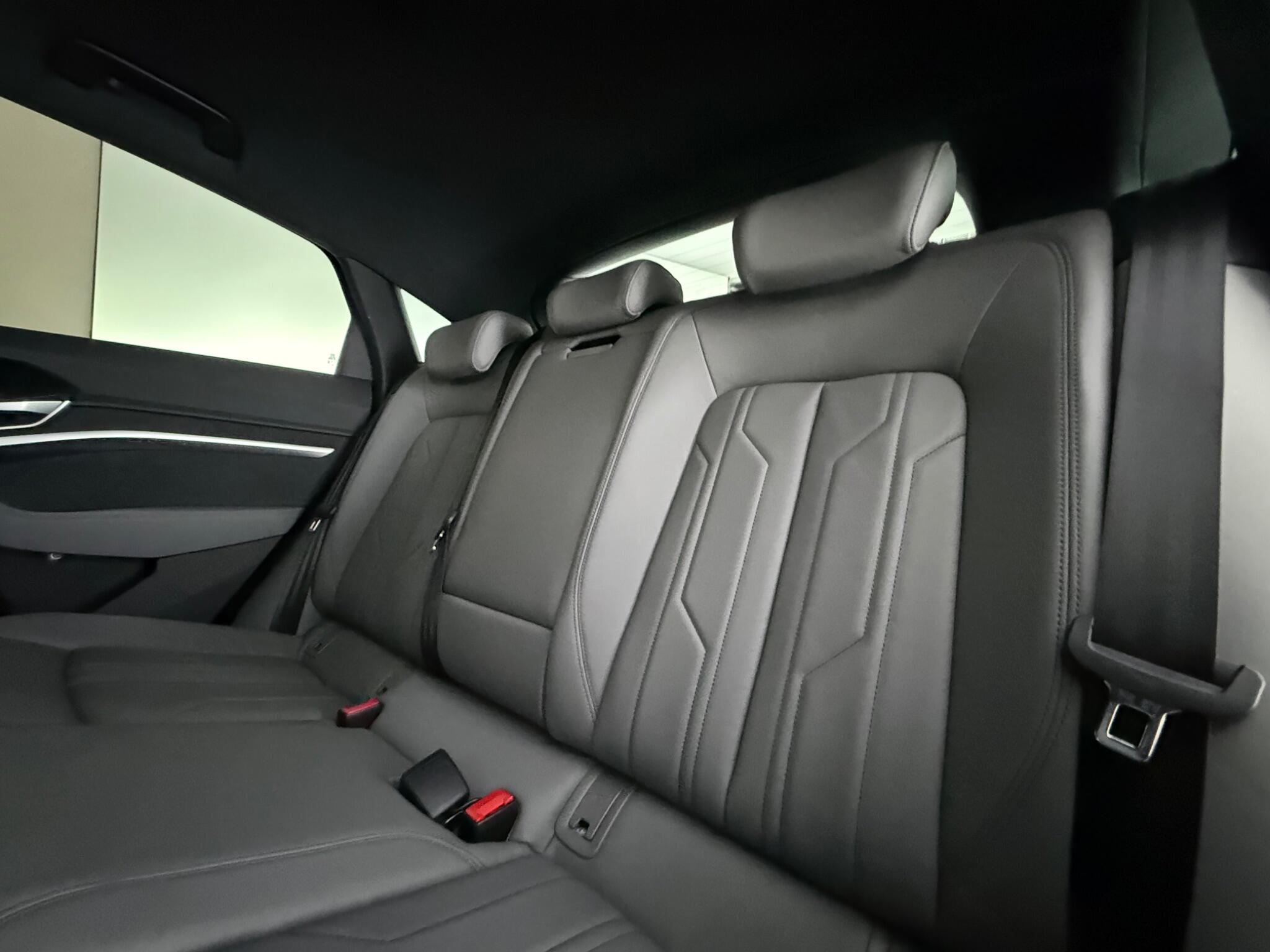 Audi E-Tron view 34