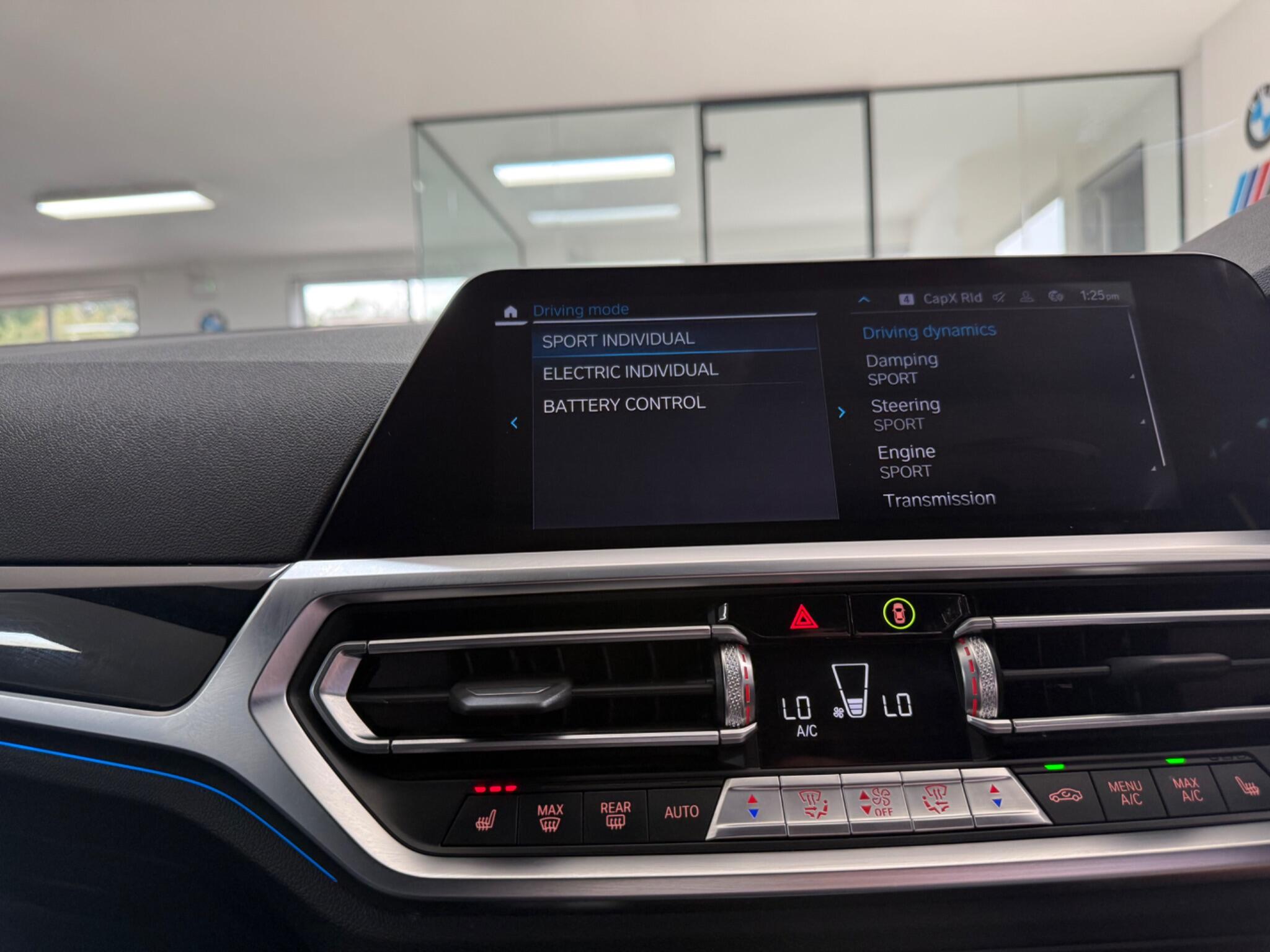 BMW 3 Series view 22
