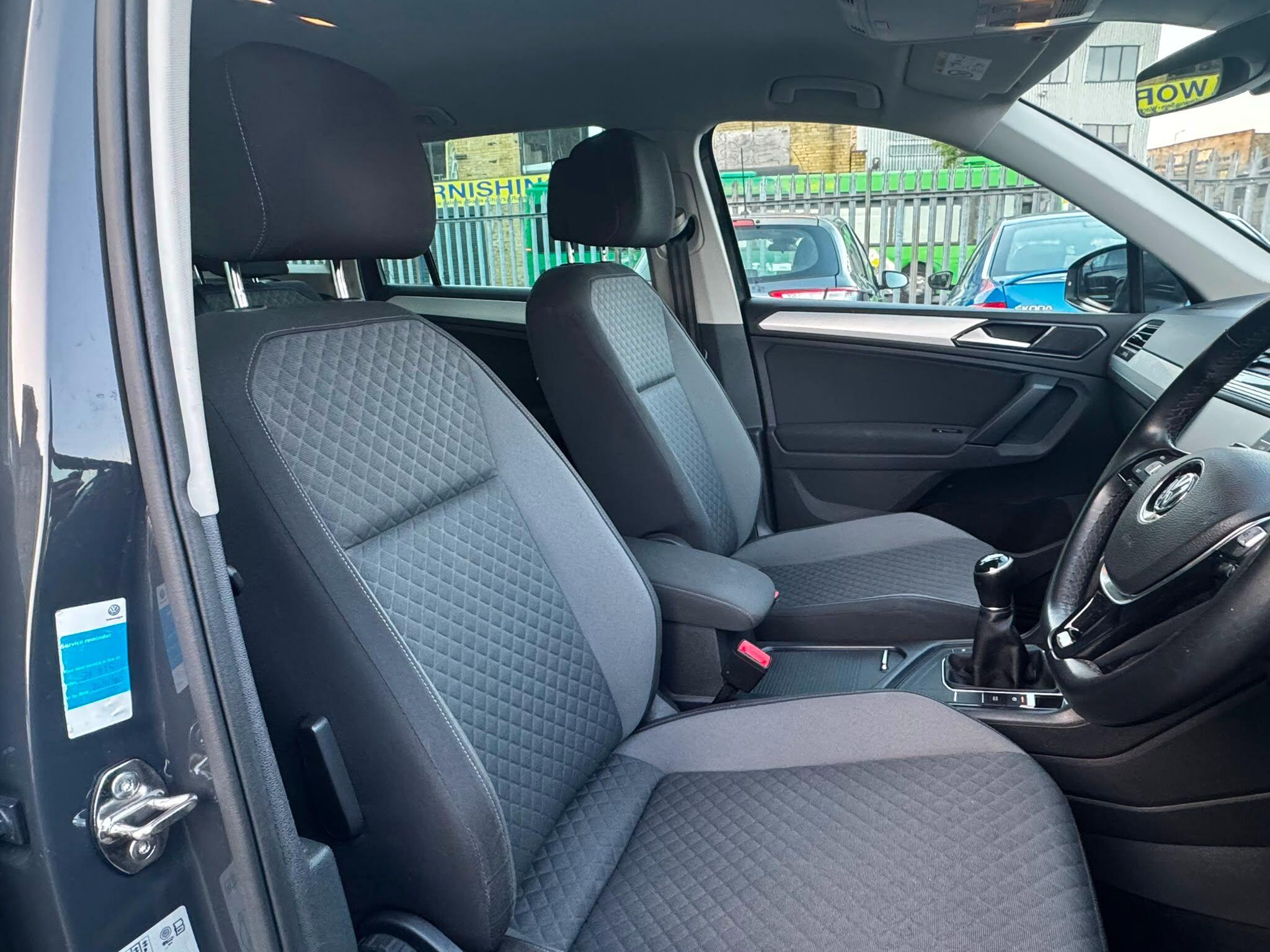 Volkswagen Tiguan view 24