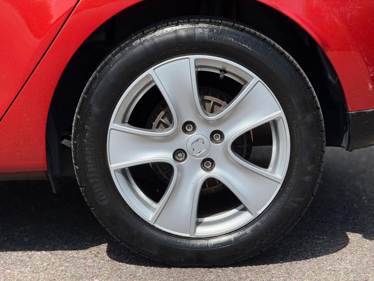 Renault Clio view 41