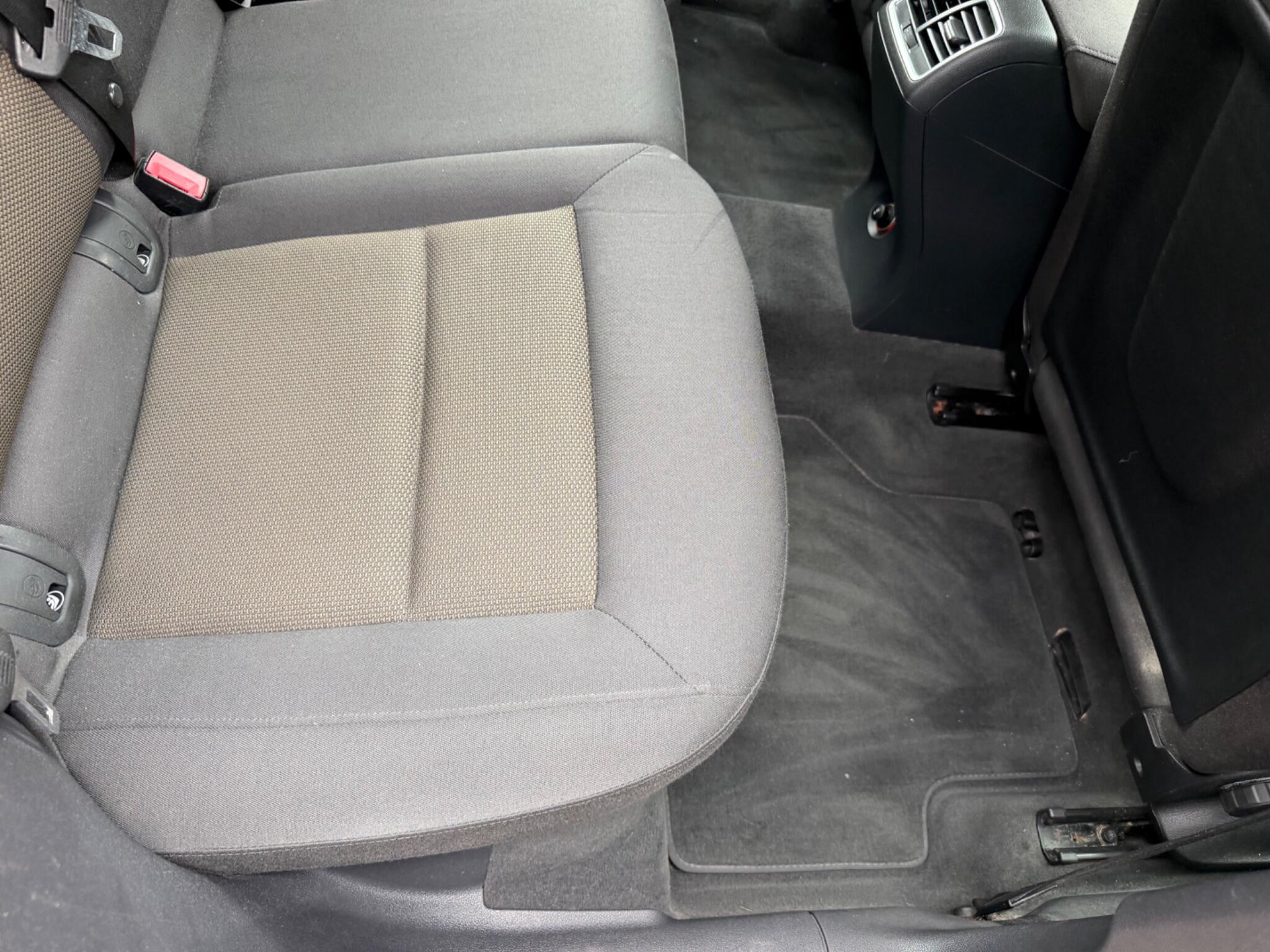 Audi Q3 view 23