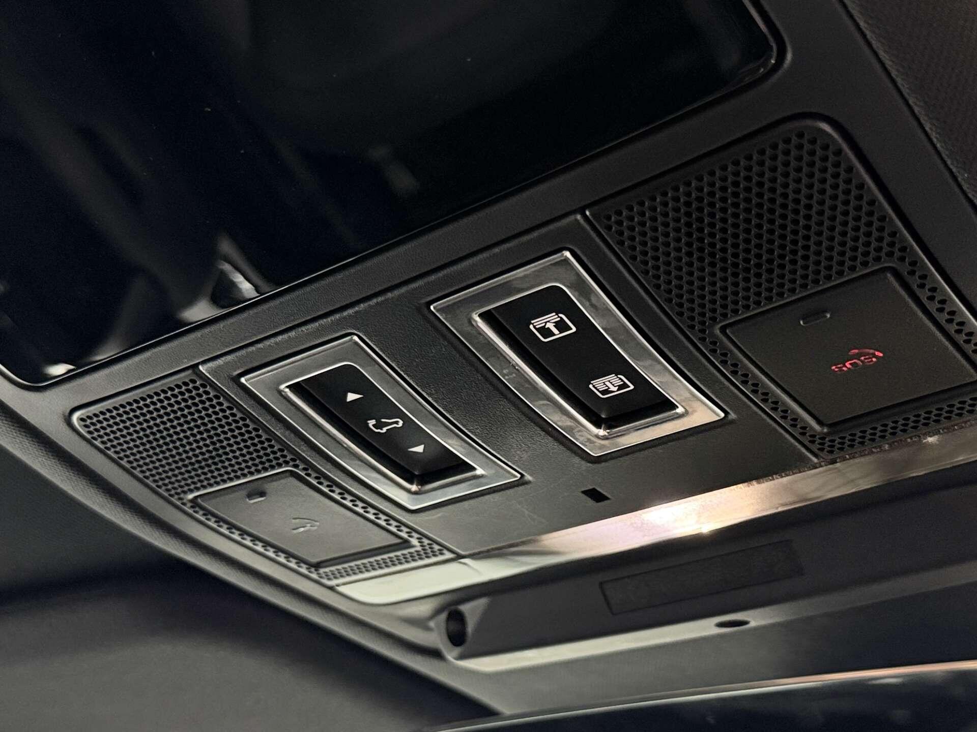 Land Rover Defender view 38