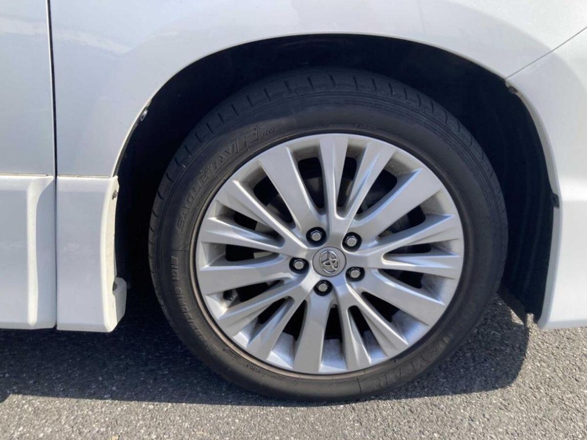 Toyota Vellfire view 10