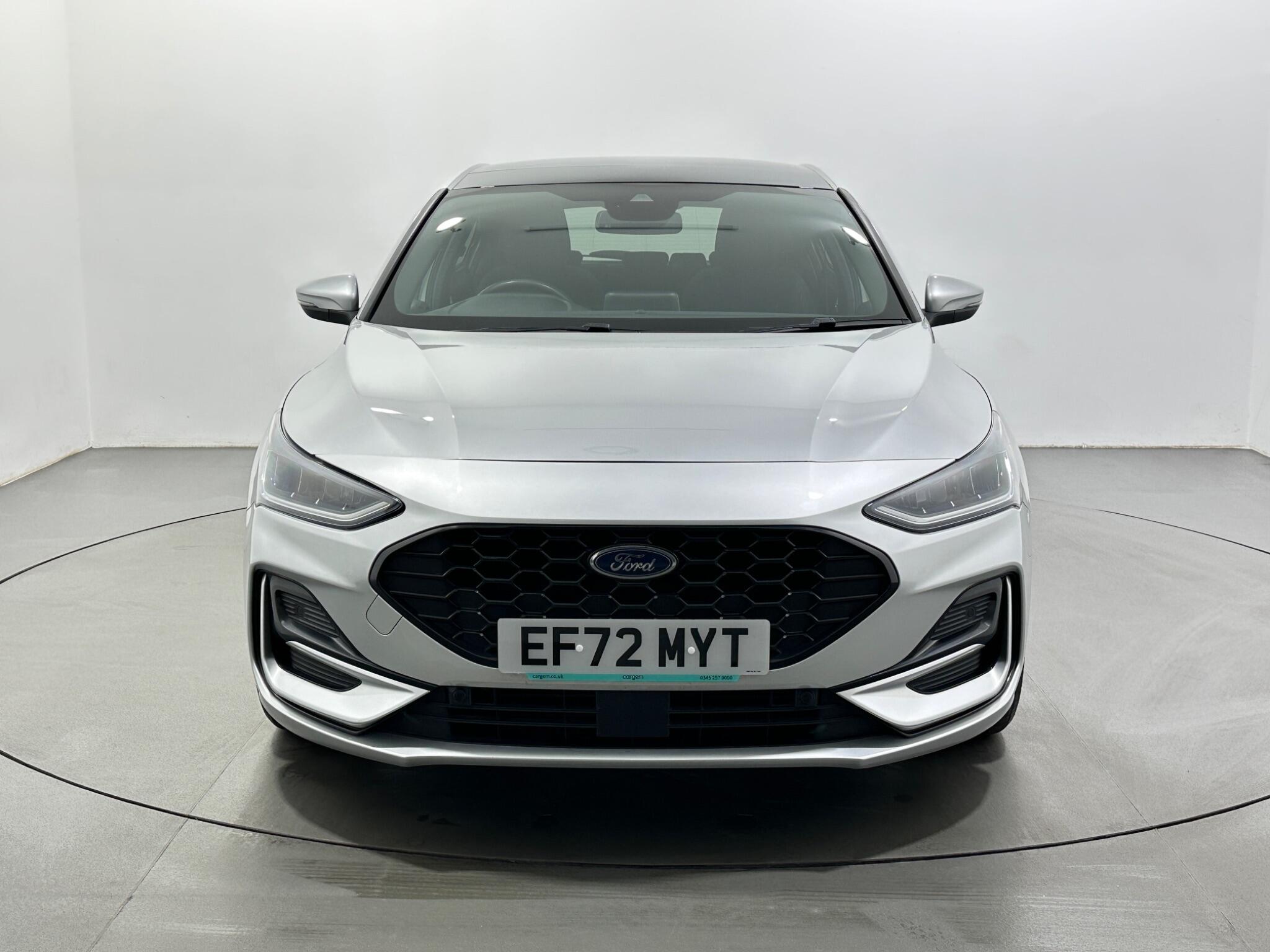 Ford Focus view 3