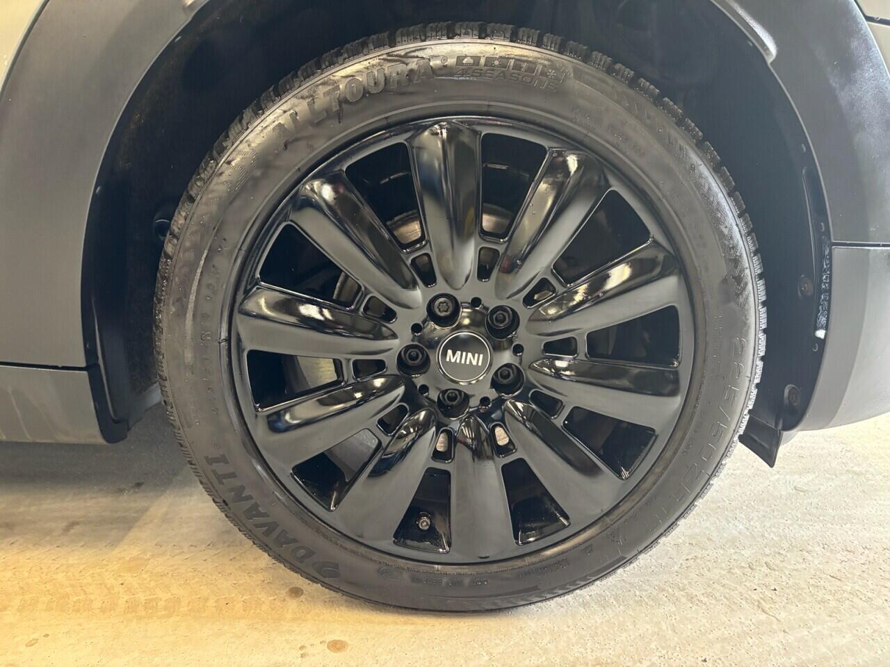 Mini Countryman view 13