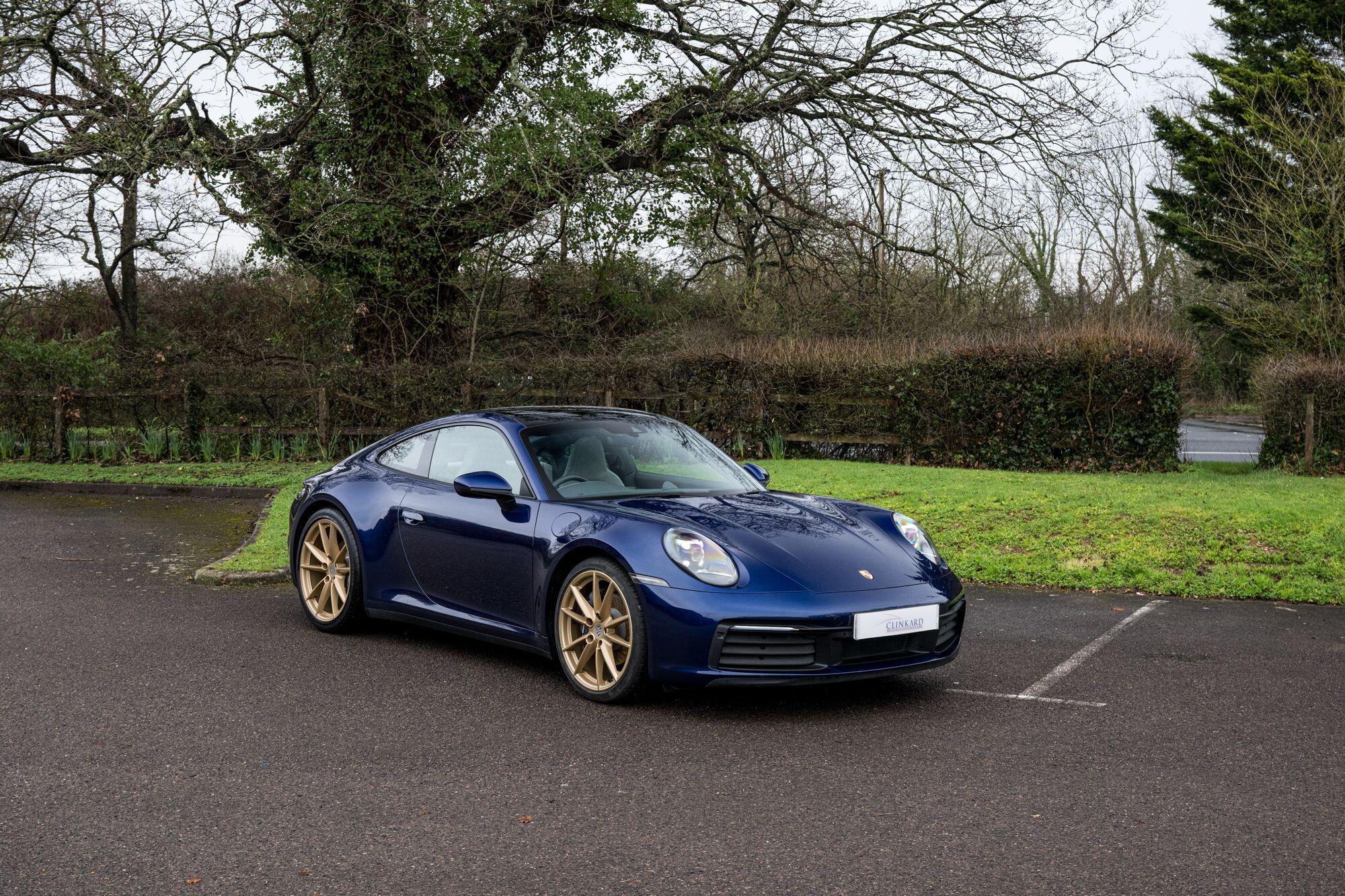Porsche 911 view 11