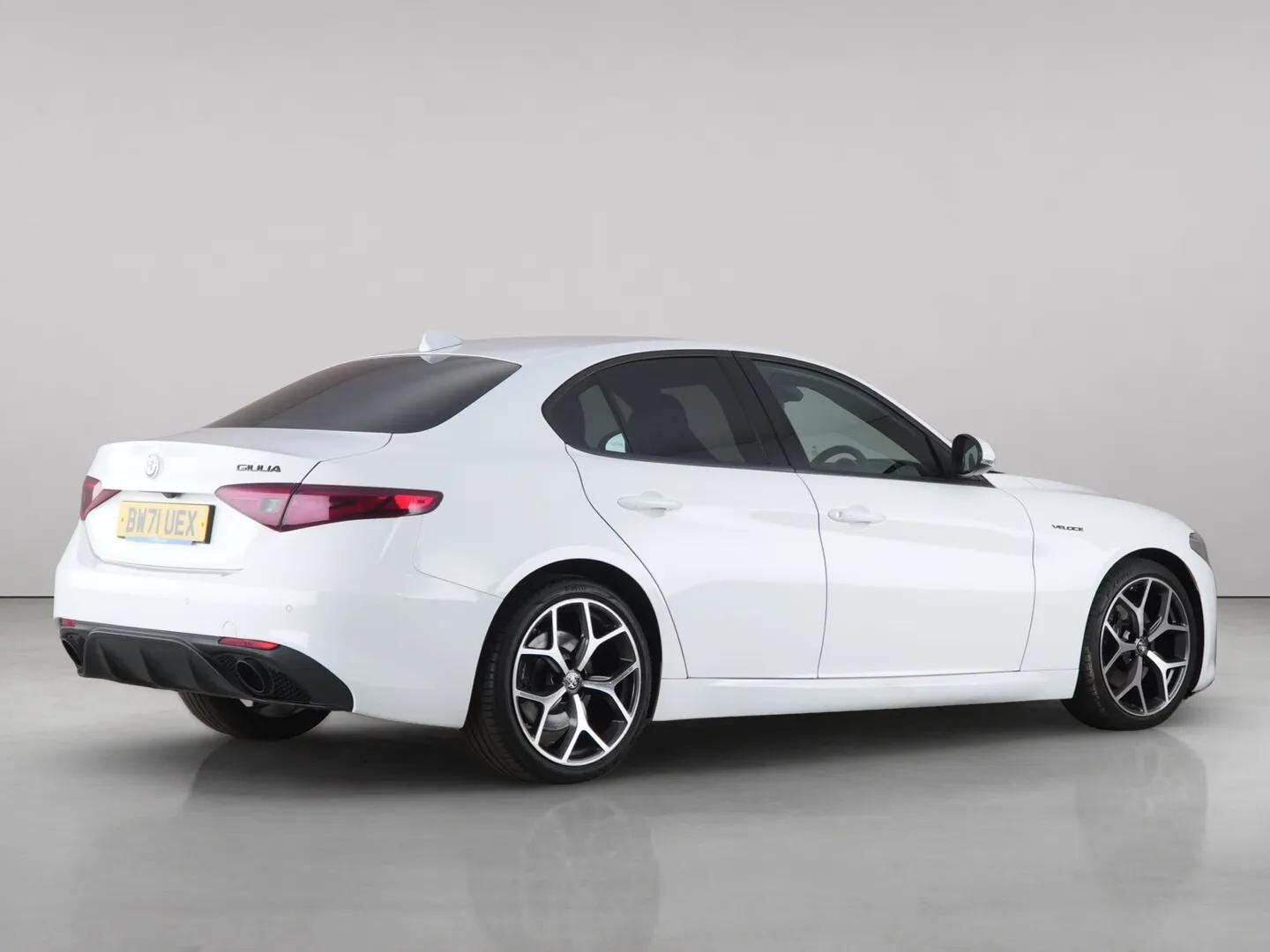 Alfa Romeo Giulia view 8