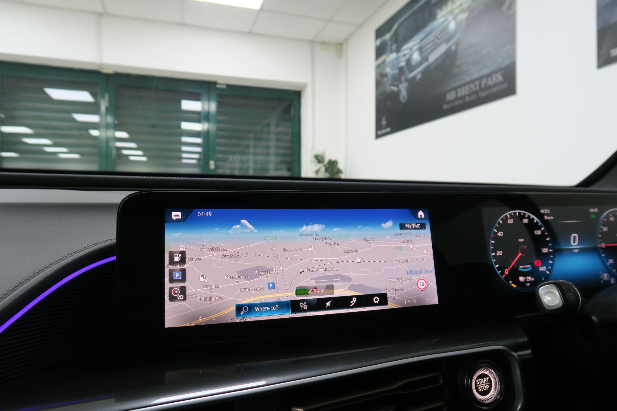 Mercedes-Benz EQC view 13
