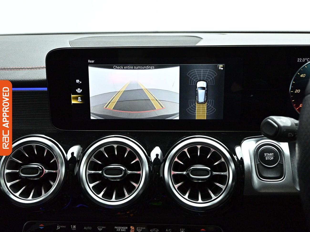 Mercedes-Benz Eqb view 18