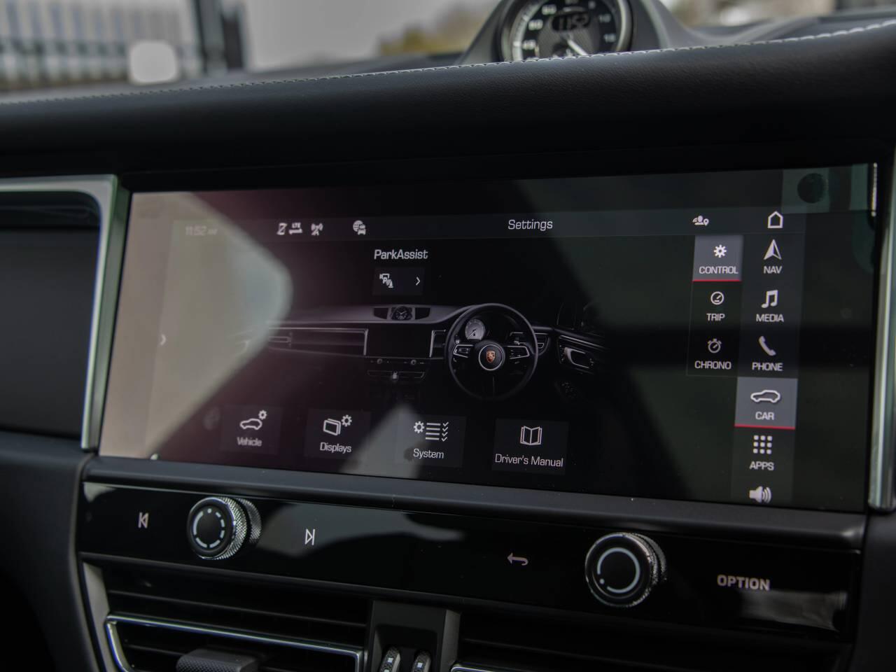Porsche Macan view 60