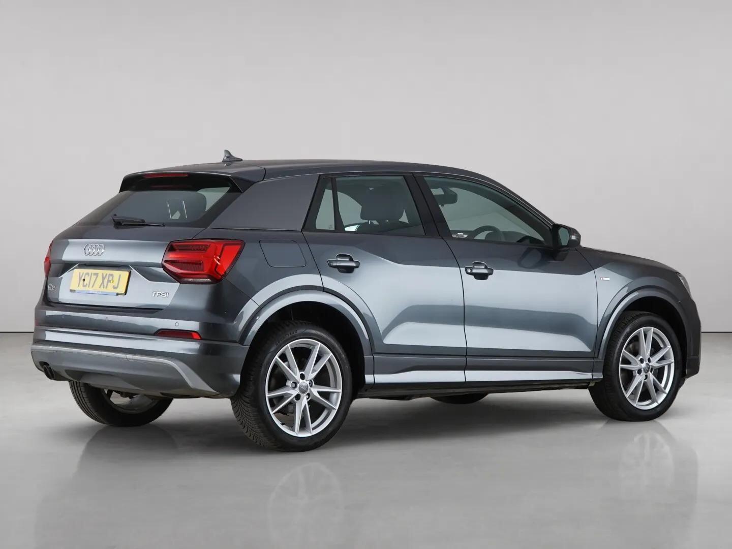 Audi Q2 view 8