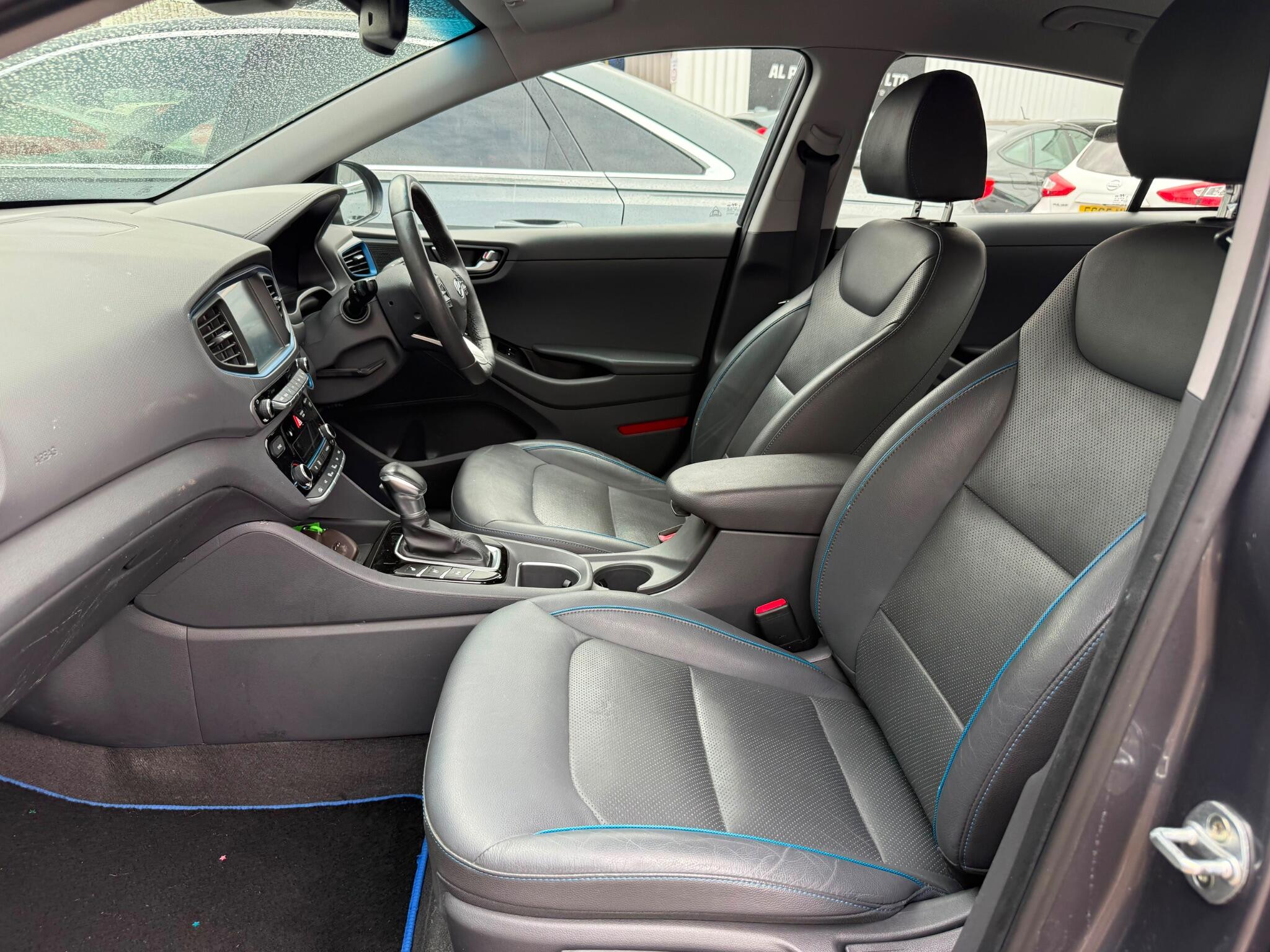 Hyundai Ioniq view 8