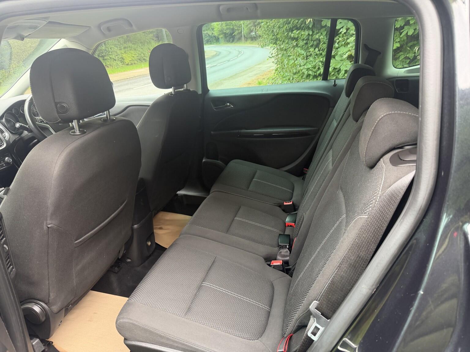 Vauxhall Zafira Tourer view 13