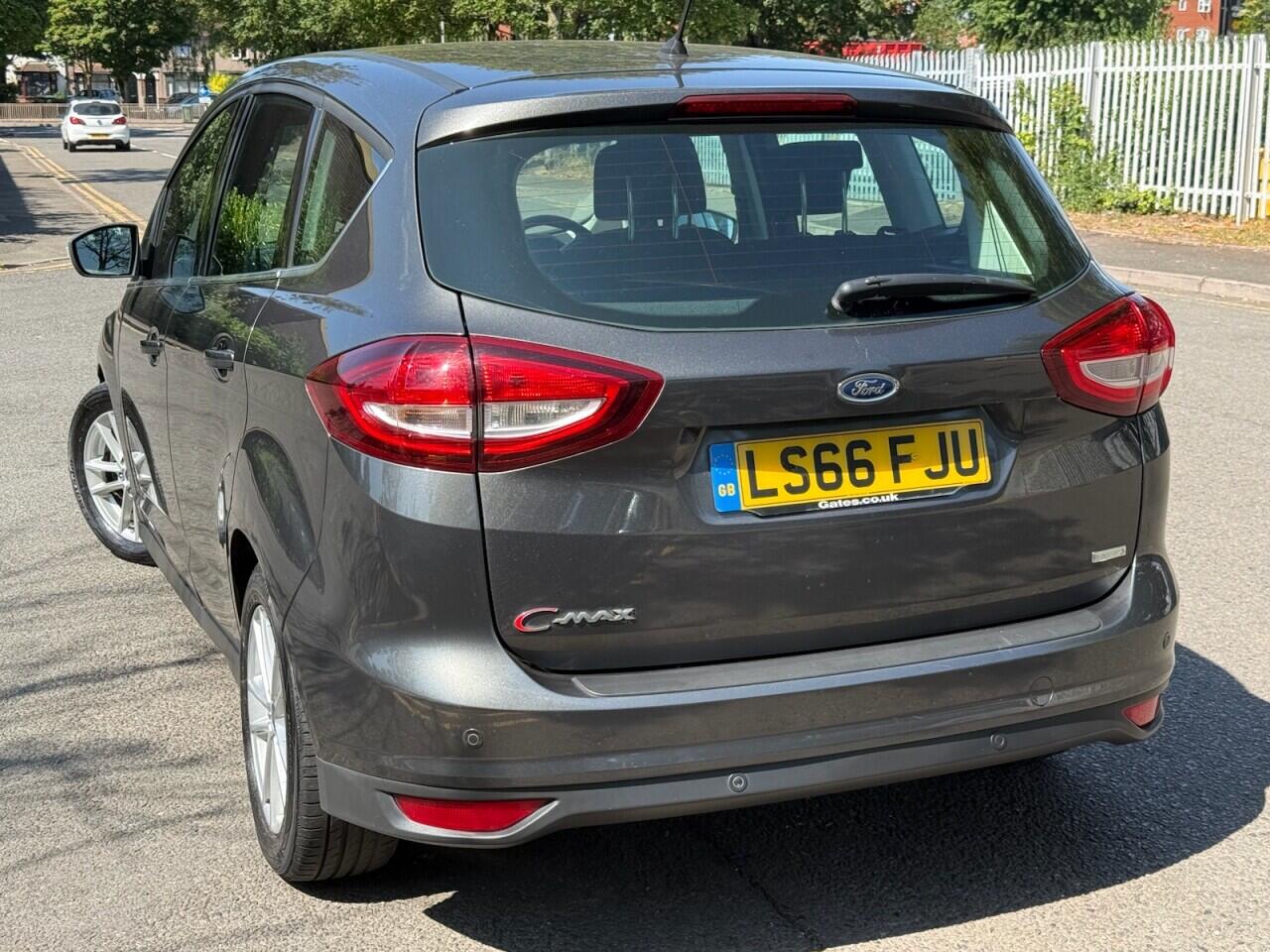 Ford C-Max view 5