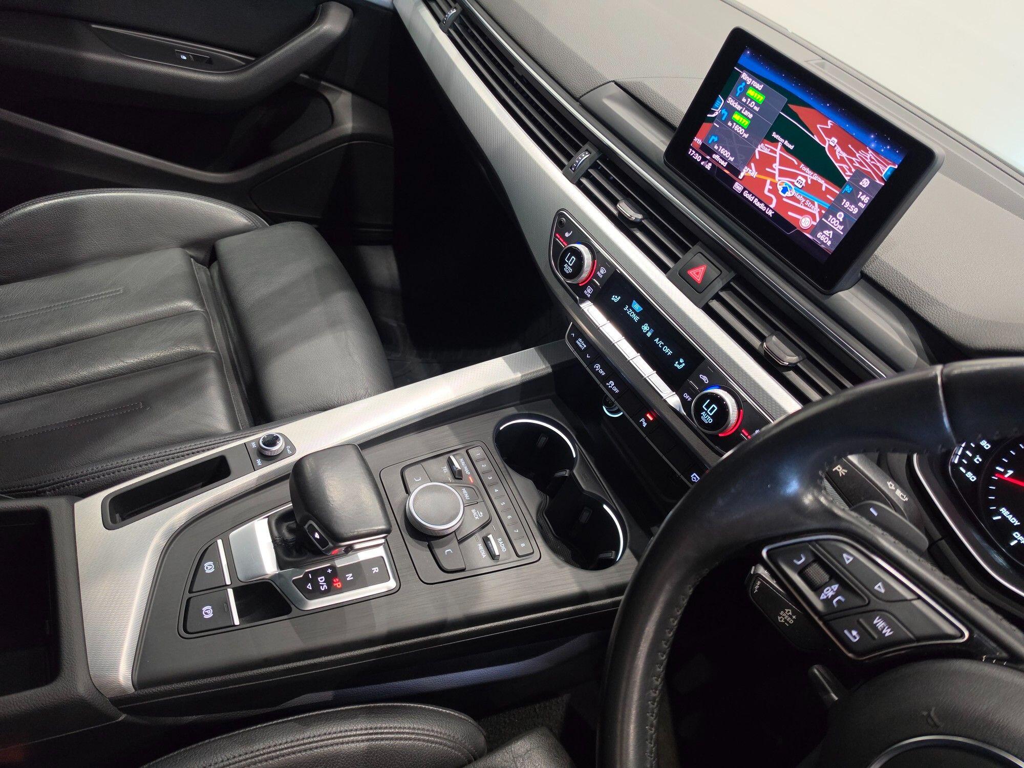 Audi A4 view 32
