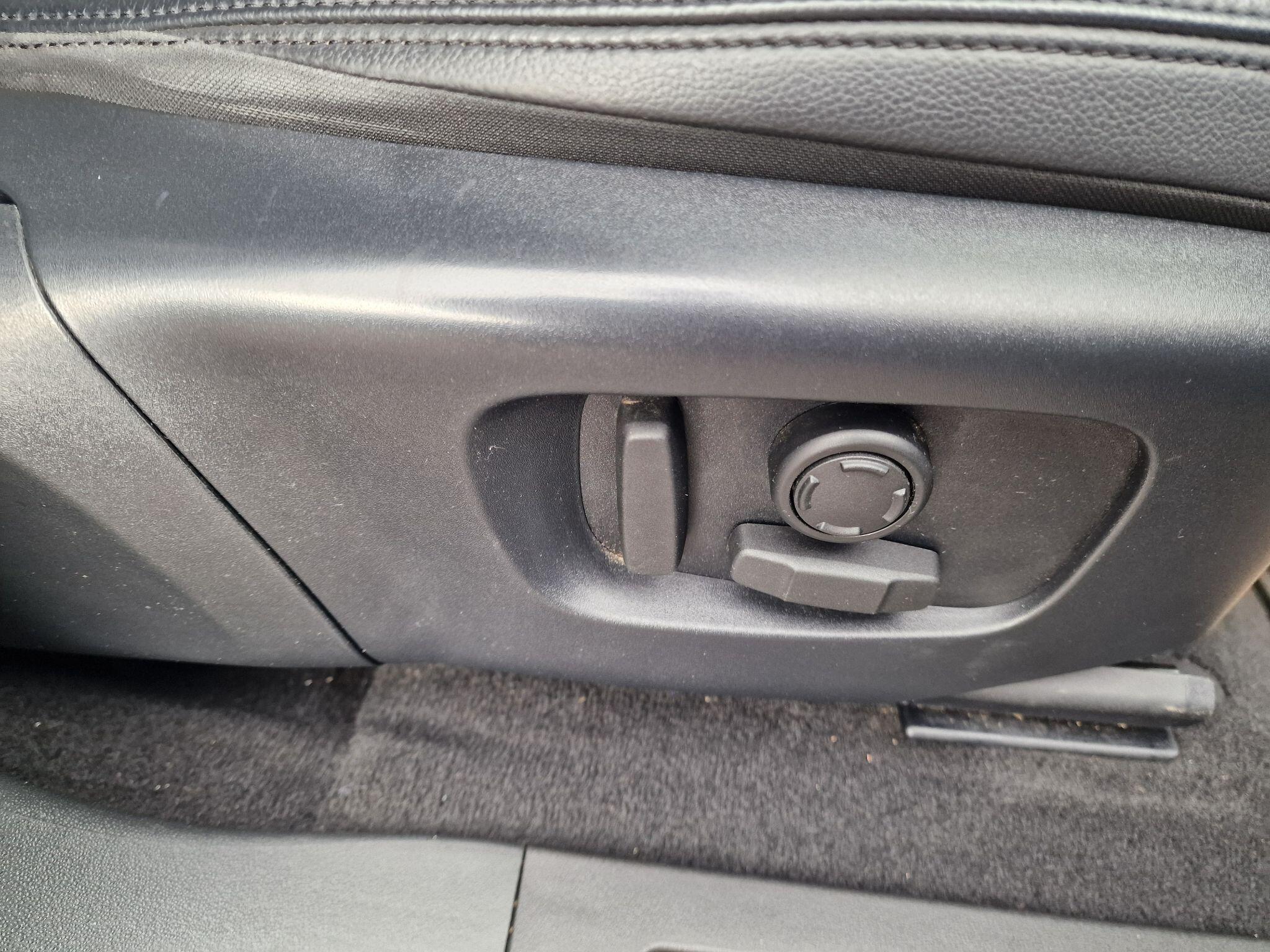 Land Rover Range Rover Evoque view 21