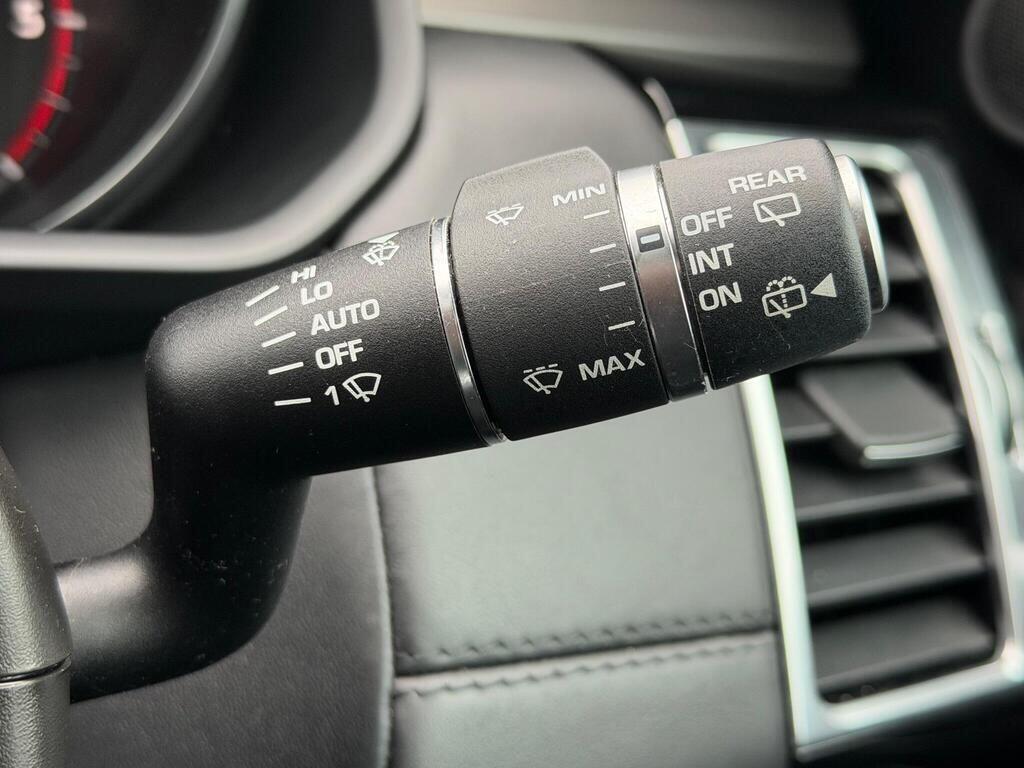 Land Rover Discovery view 64