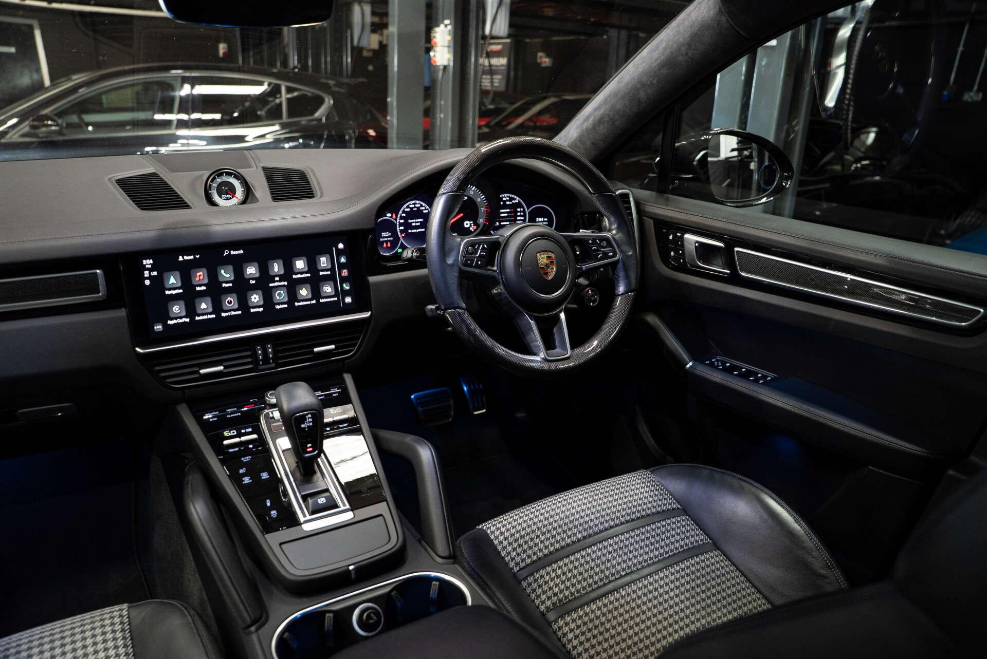 Porsche Cayenne view 28