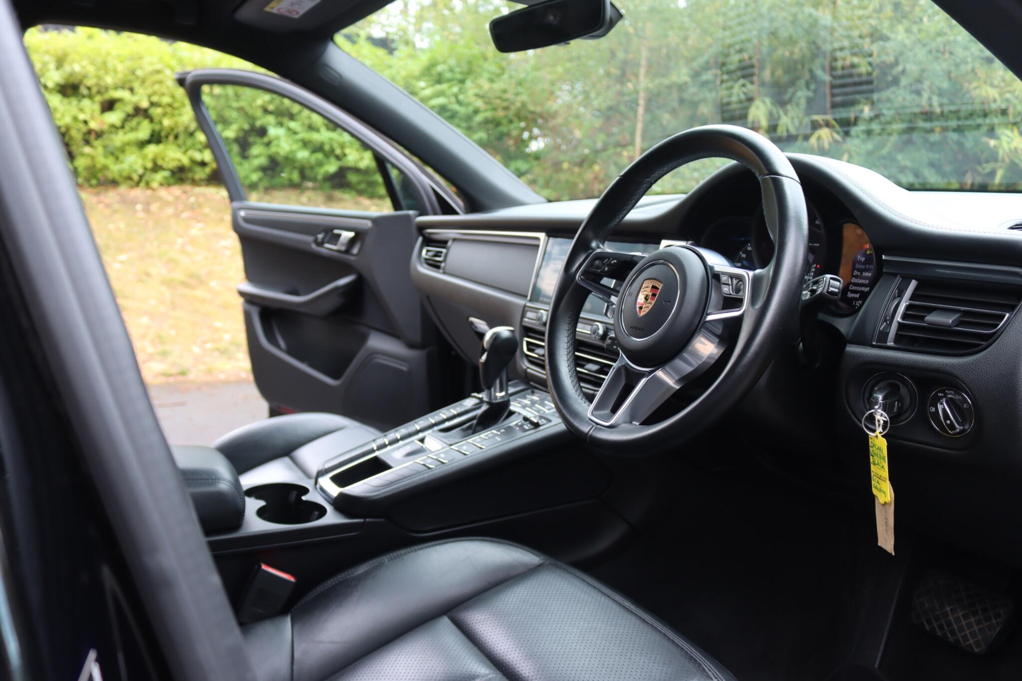 Porsche Macan view 48