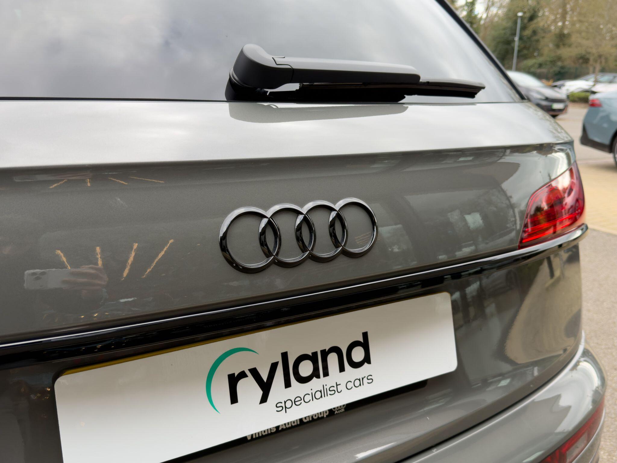 Audi Audi SQ5 view 29