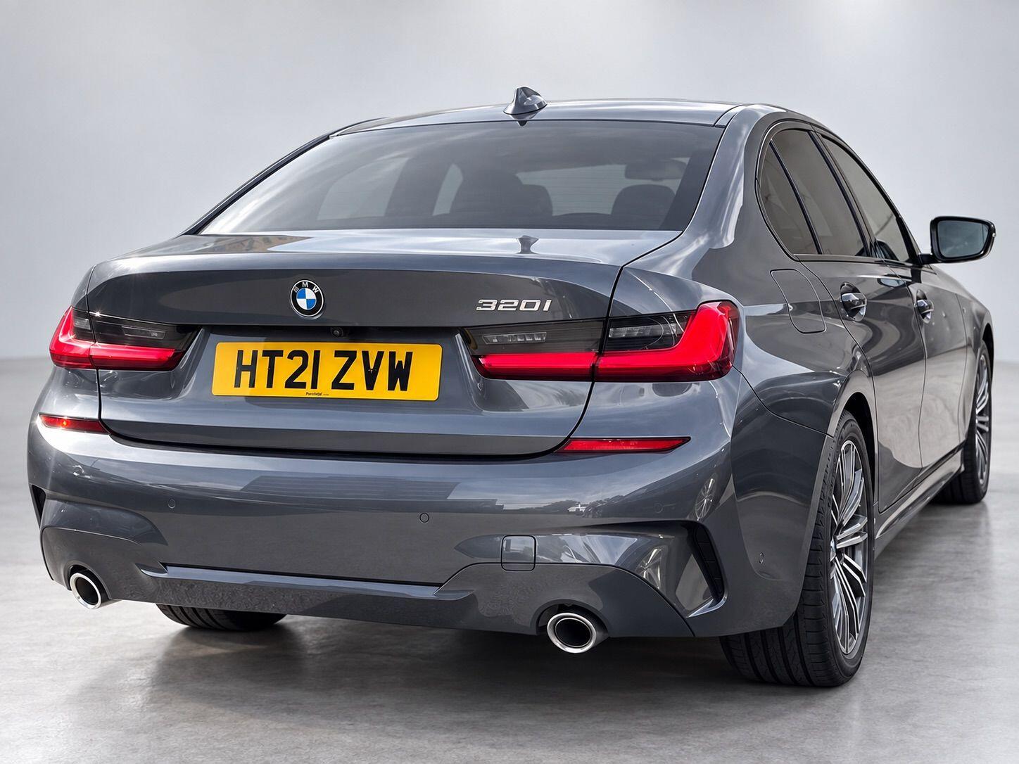 BMW 3 Series view 13