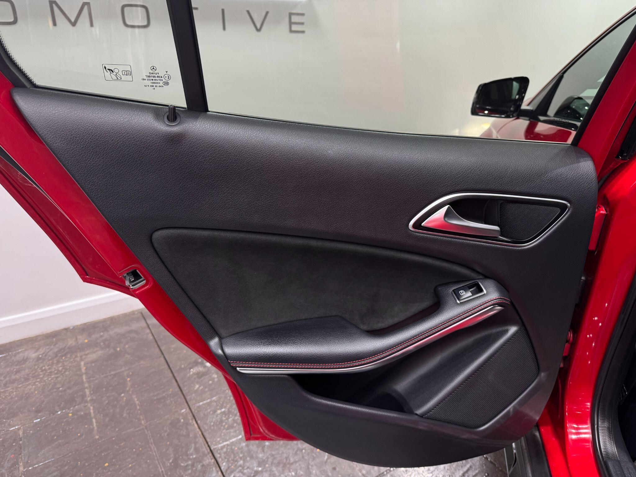 Mercedes-Benz GLA view 51